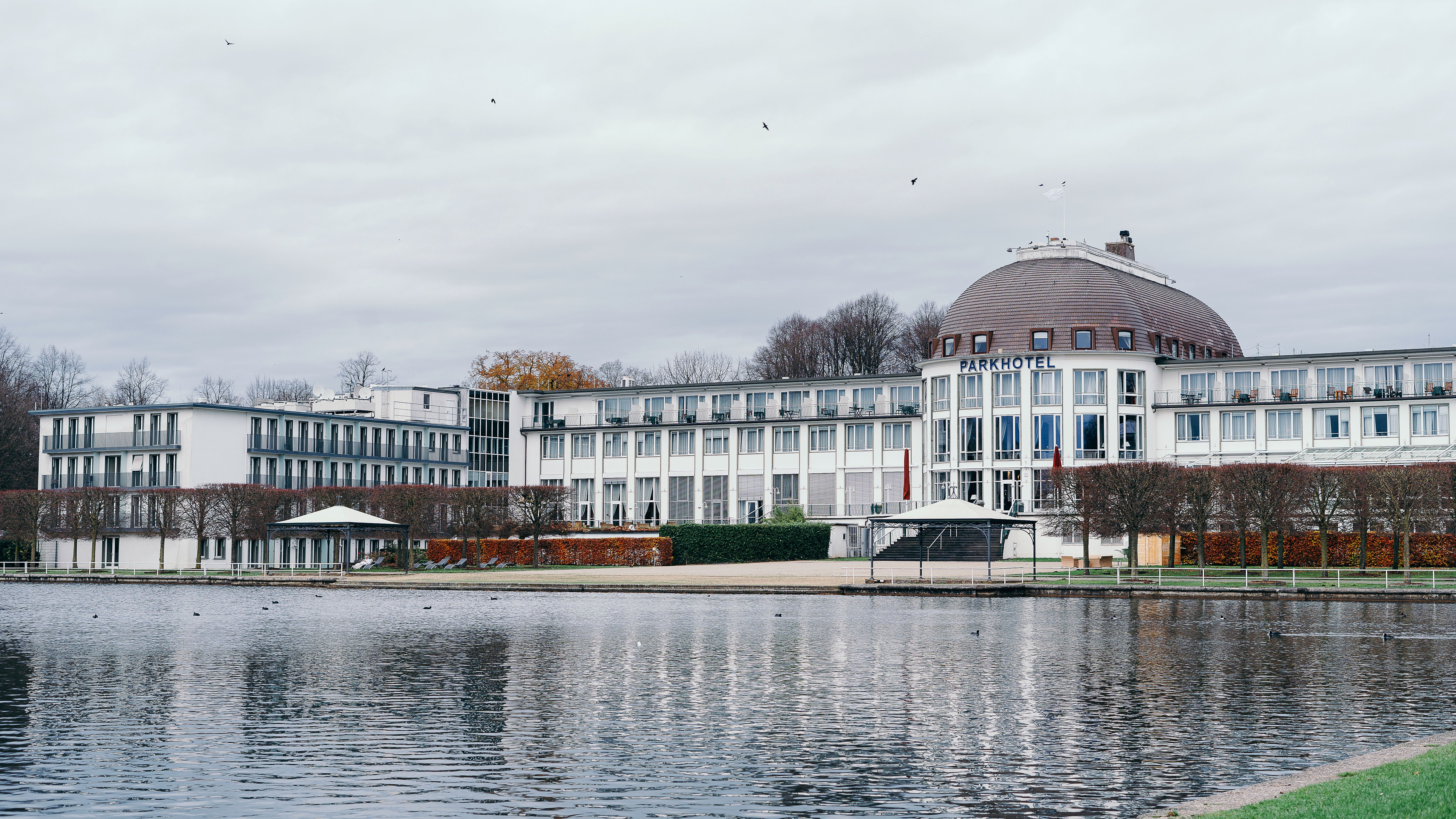 elegant-parkhotel-building-in-bremen-germany-free-stock-photo