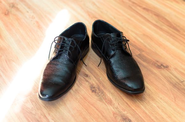 Bota corta de cuero café, estilo robusto artesanal