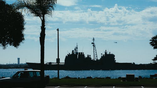 Безкоштовне стокове фото на тему «берег, вантаж, військовий корабель»