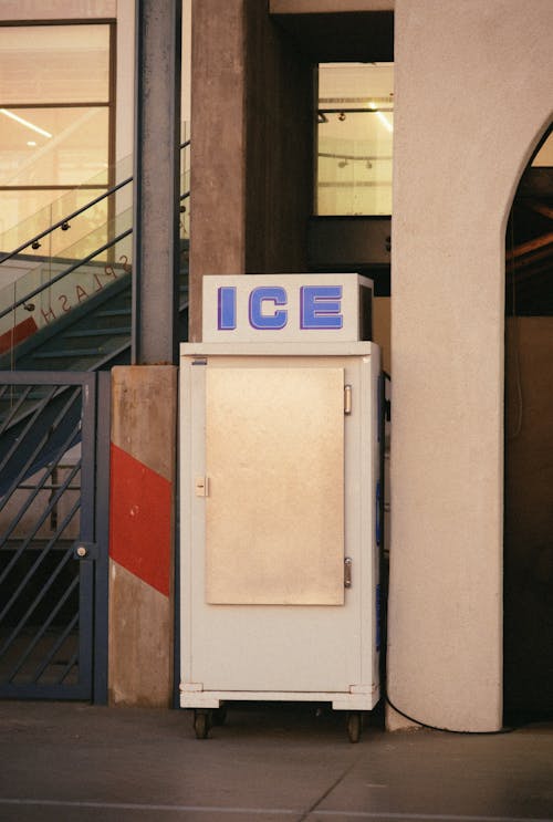 ảnh Về Tủ Lạnh Old Ice Cube