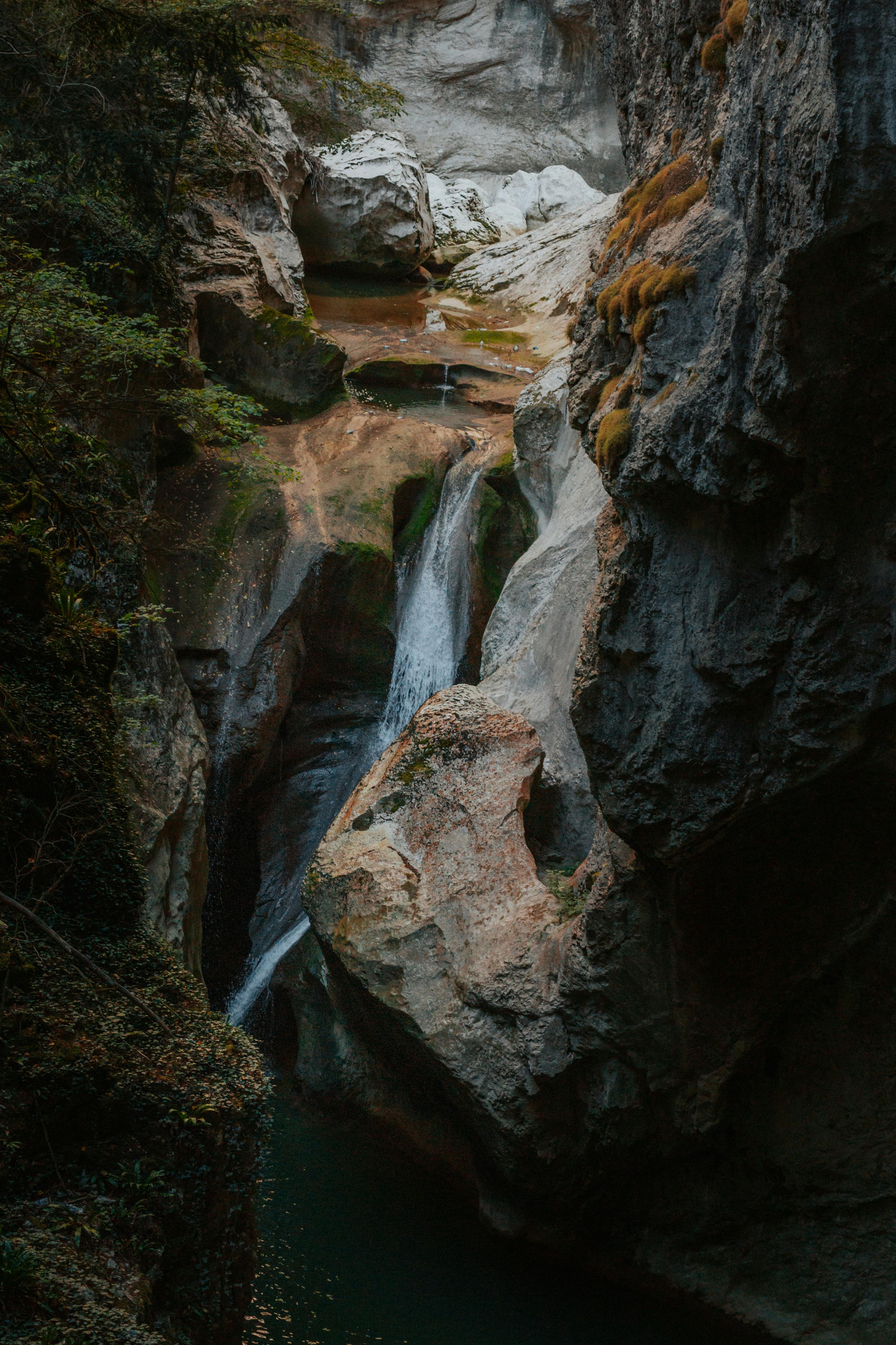Explore the breathtaking waterfall nestled in the scenic Kastamonu canyon, Türkiye.