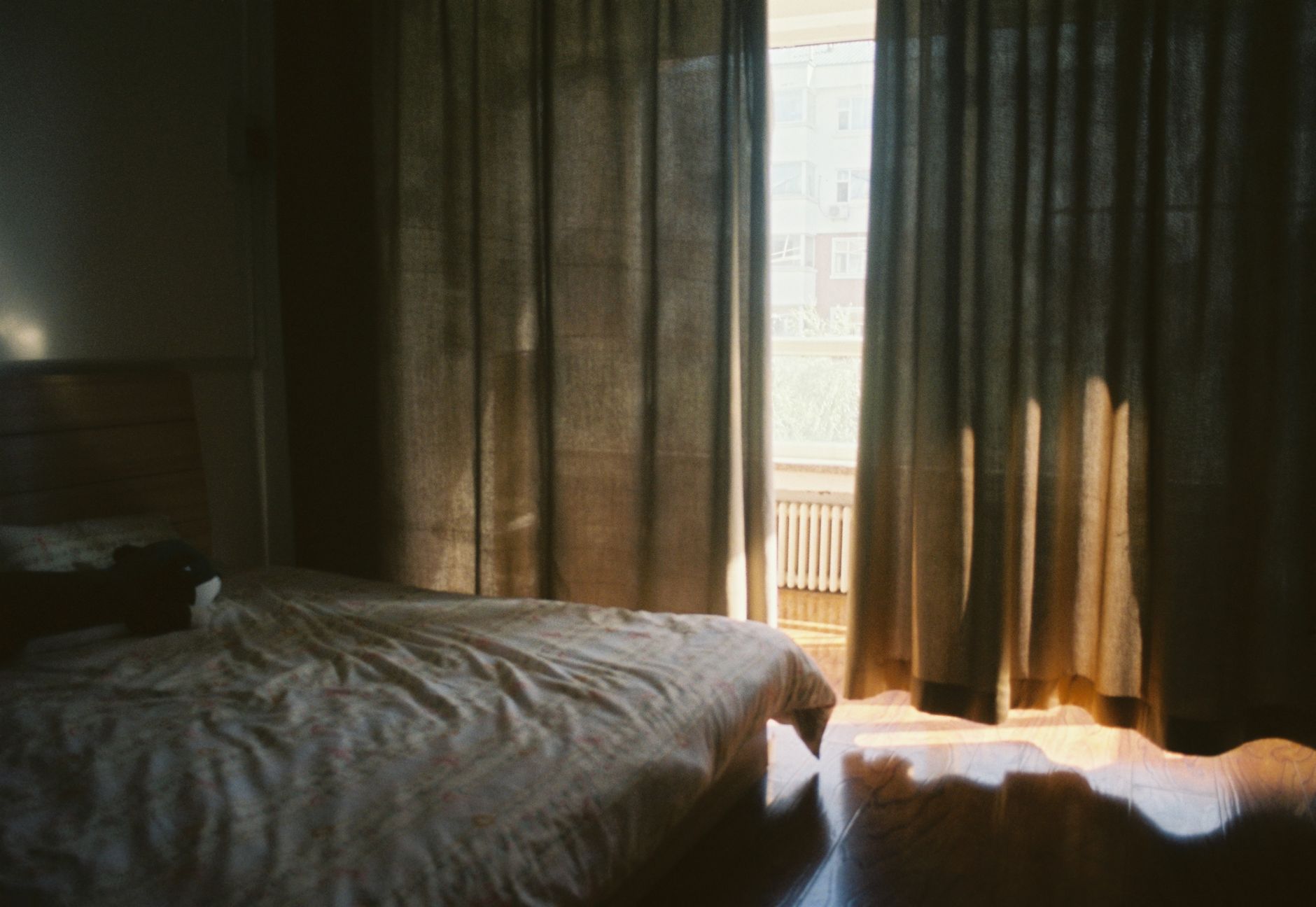 How to improve sleep naturally: habits that actually help