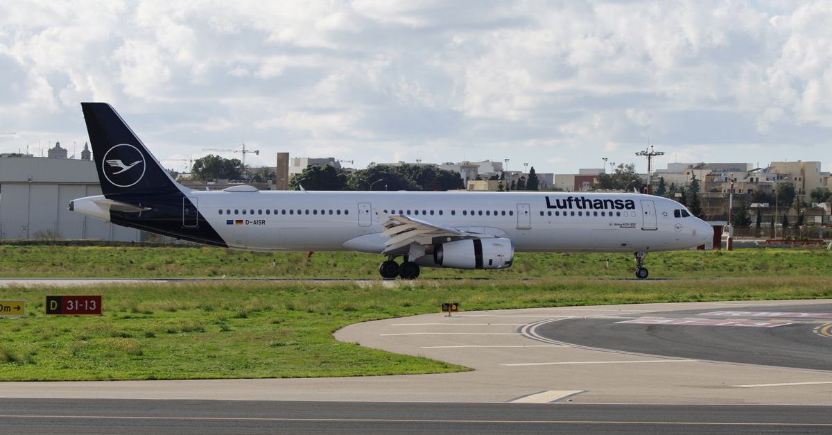 Lufthansa saskata 450 miljonu eiro potenciālu TAP aviokompānijas iegādē
