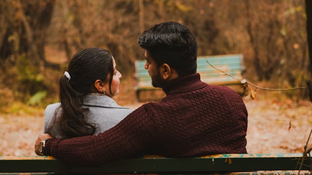 صورة توضيحية لـ كيف أبين لشخص أني أحبه - أبين