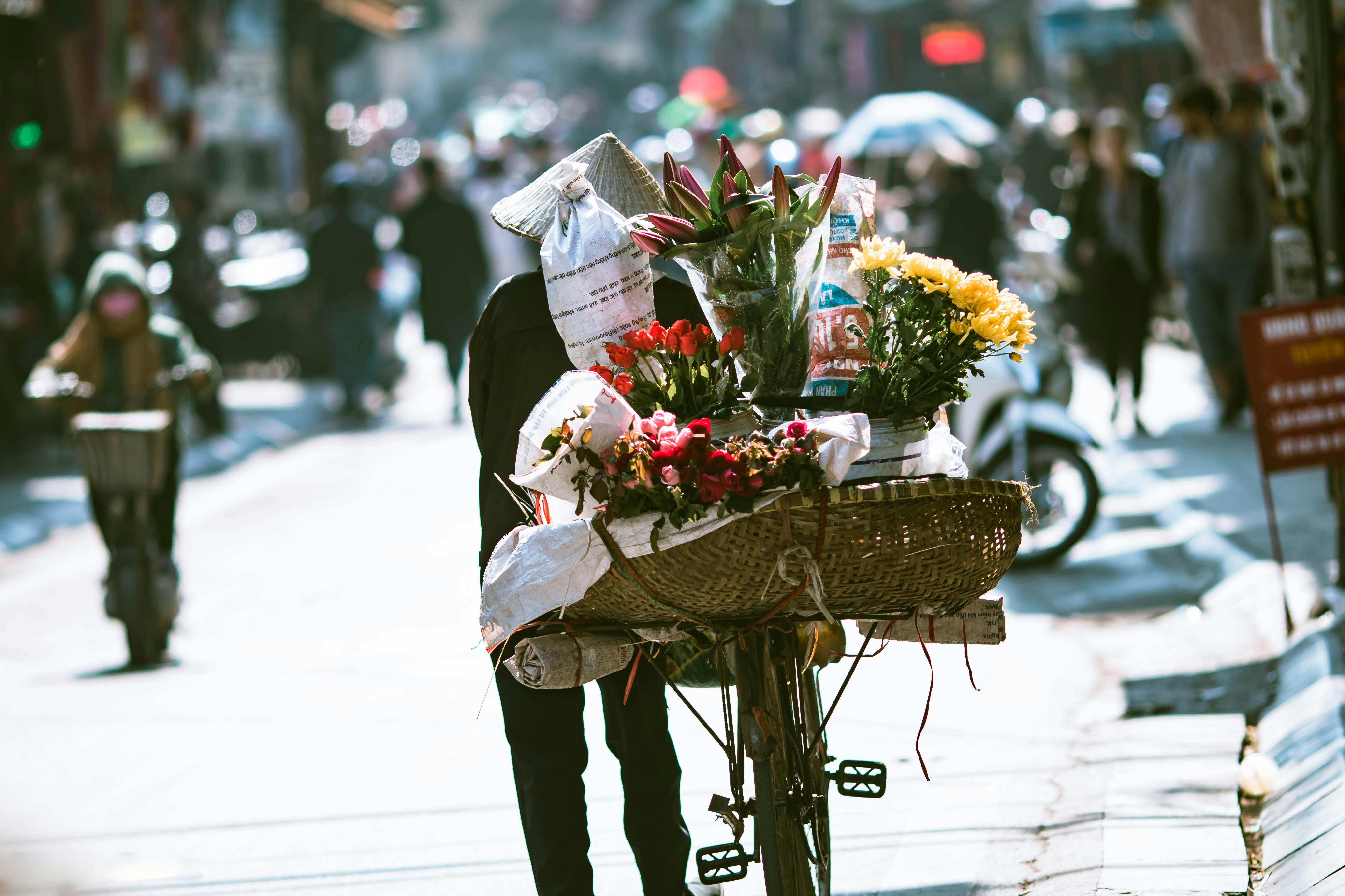 These 4 Side Hustle Ideas Can Bring In $5,000 A Month Or More In 2026 — Photo by Tú Chu on Pexels