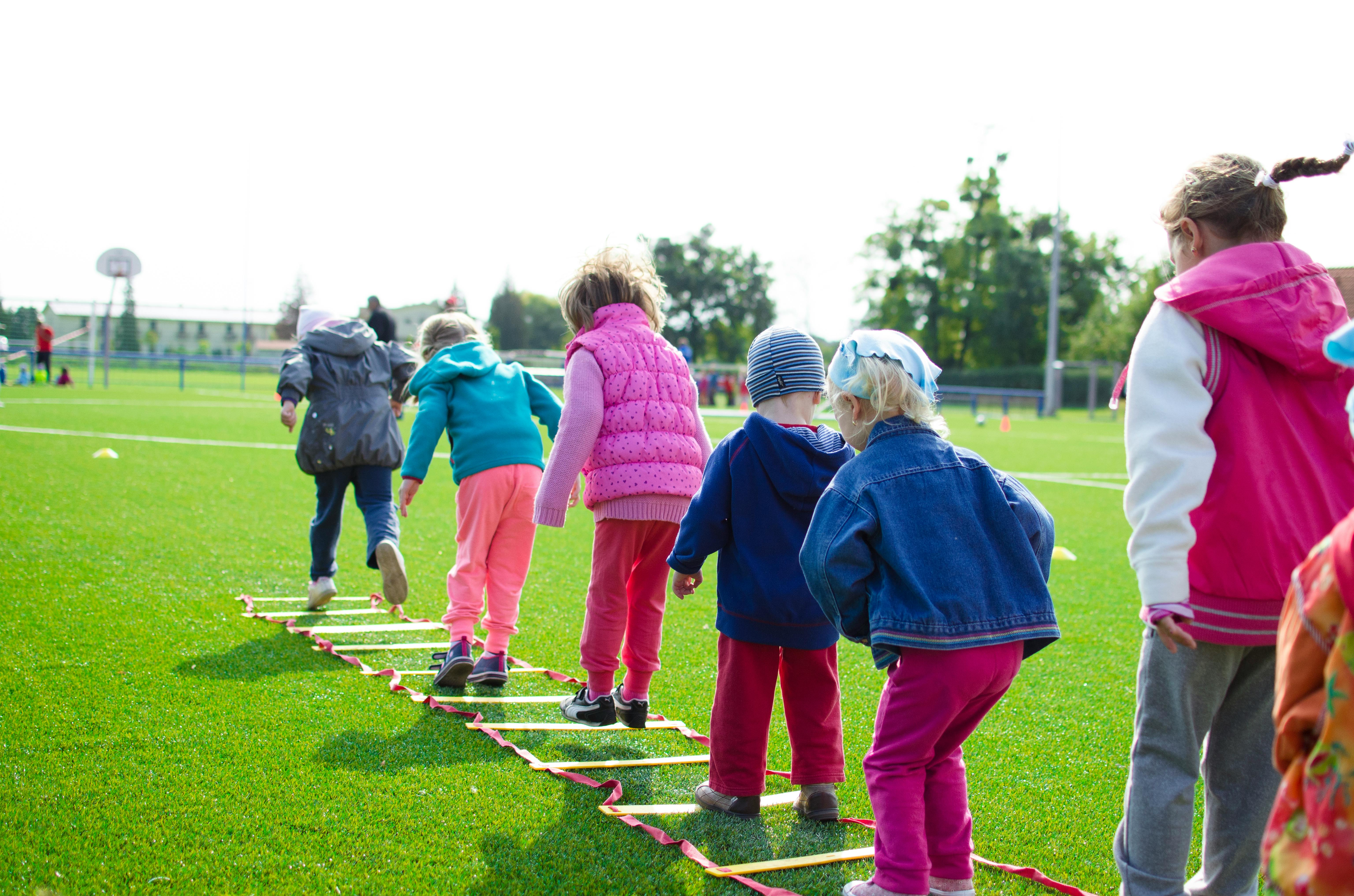 34.900+ Futebol Infantil fotos de stock, imagens e fotos royalty-free -  iStock