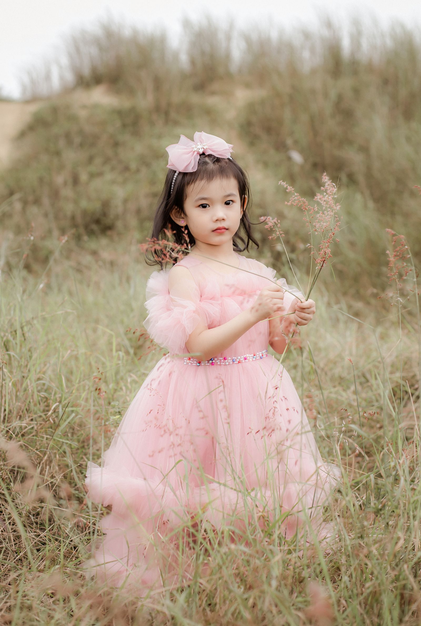 Girl In Dress Photos, Download The BEST Free Girl In Dress Stock Photos ...