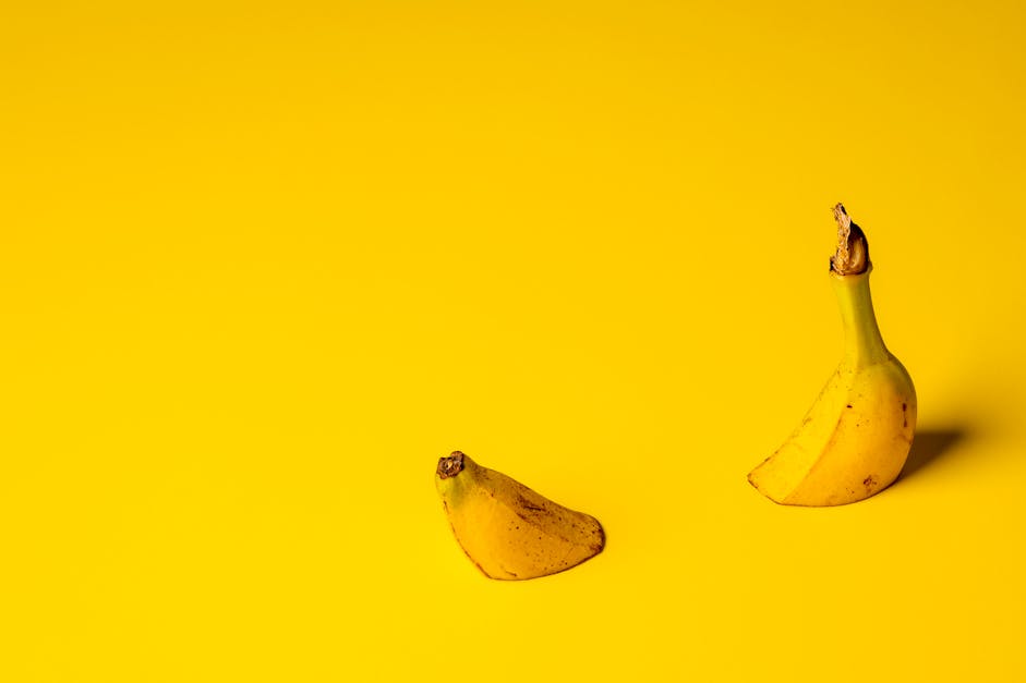 How to peel a banana correctly