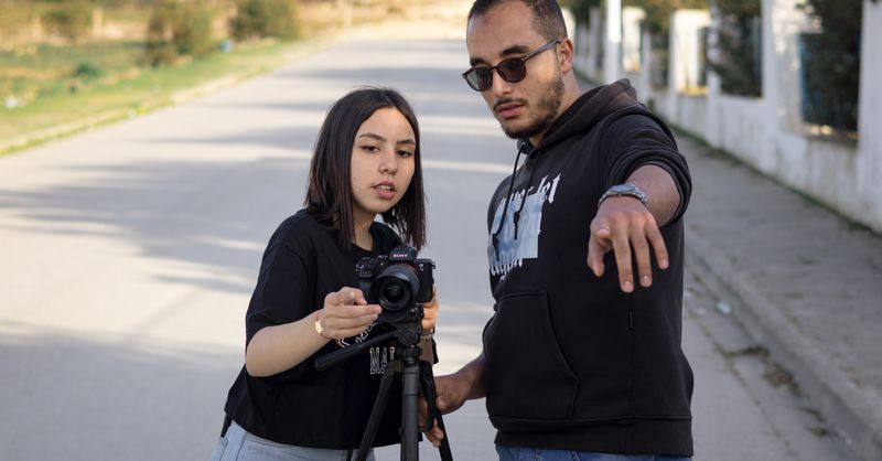 Reportages de terrain : le journalisme d’enquête, aimant à backlinks de qualité selon Julien Jimenez