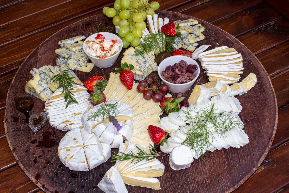 Cheese and fruit board for thanksgiving charcuterie board ideas