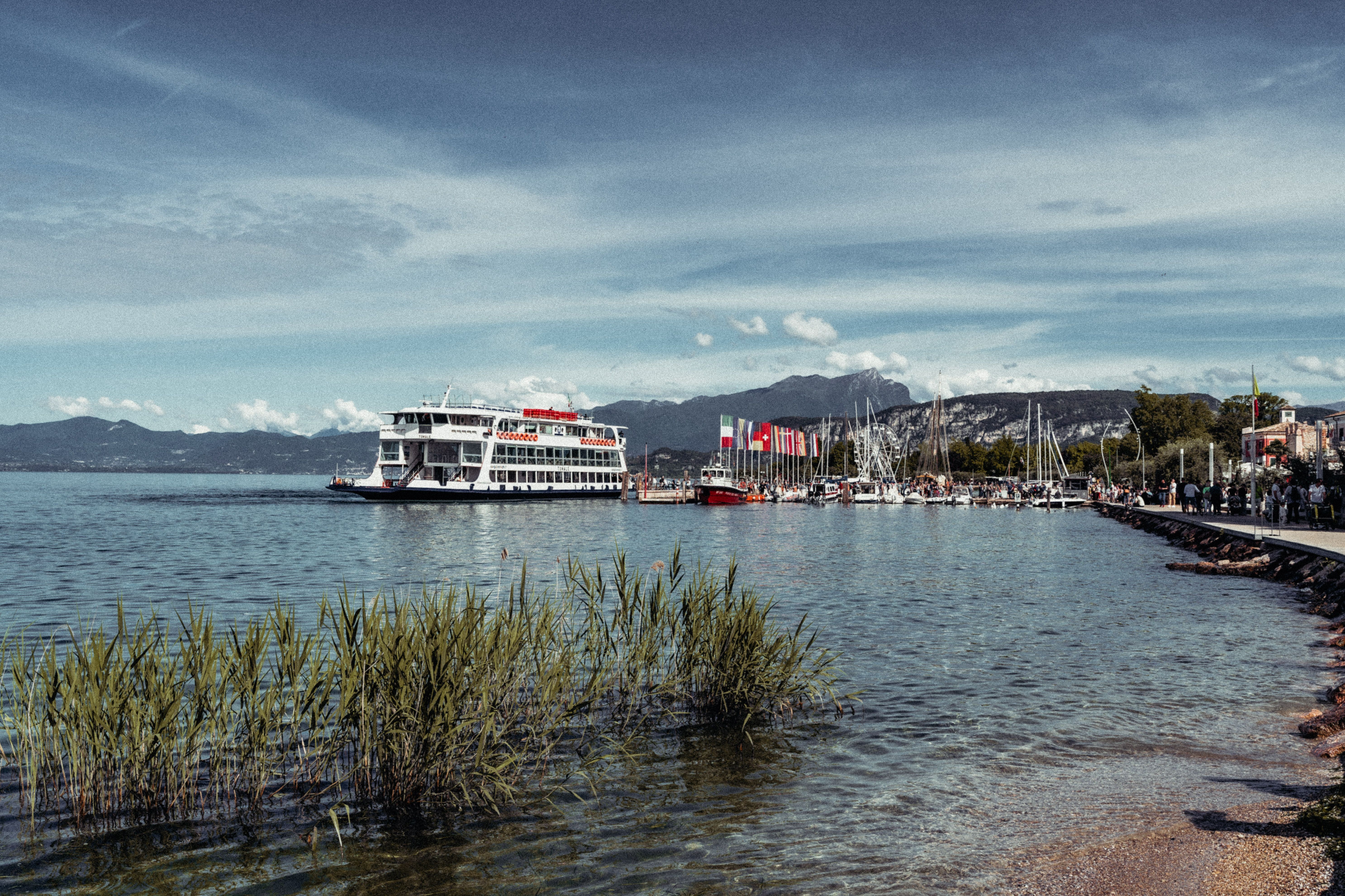general travel generali travel insurance — Photo by Maximilian M. on Pexels
