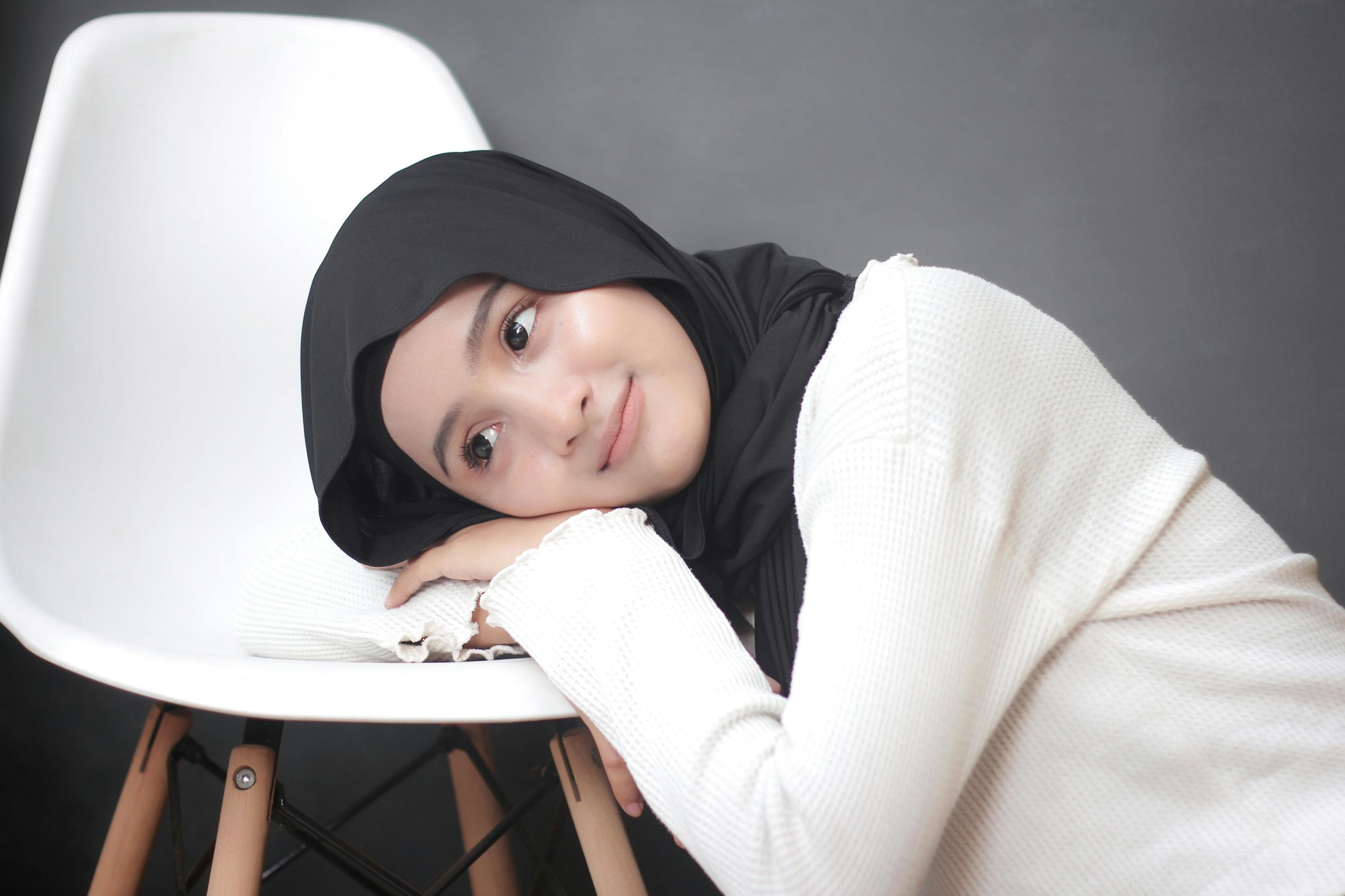 free-photo-of-serene-woman-resting-head-