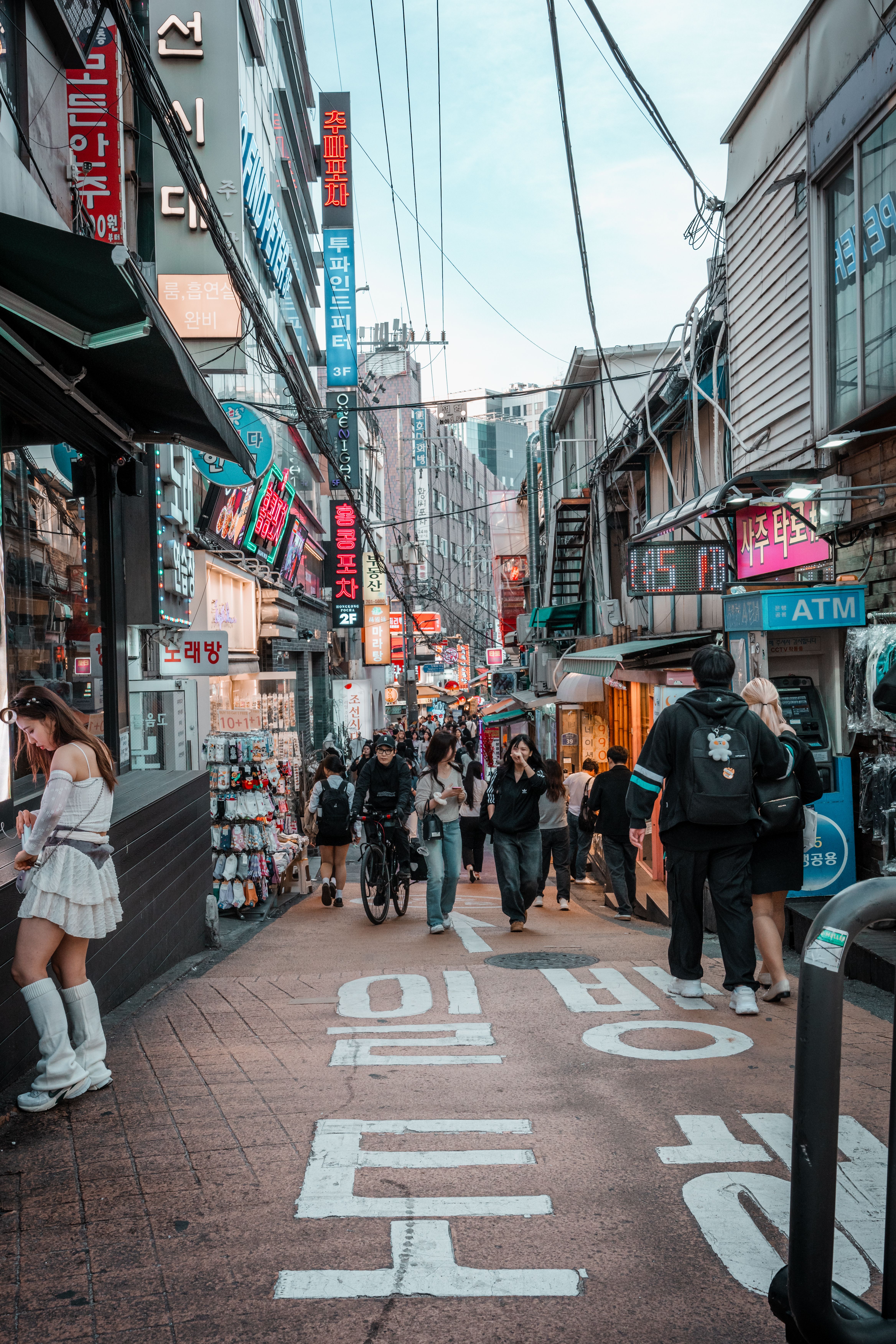 Vibrant Street Scene in Seoul, South Korea · Free Stock Photo