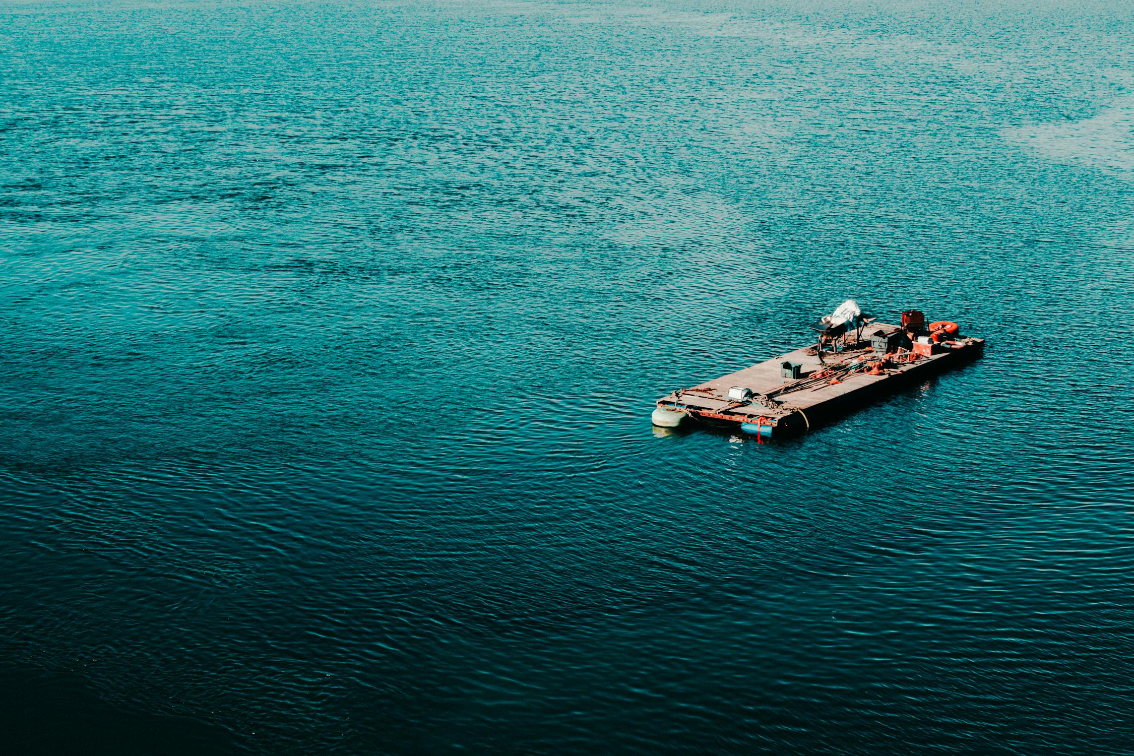 Raft In The Sea · Free Stock Photo