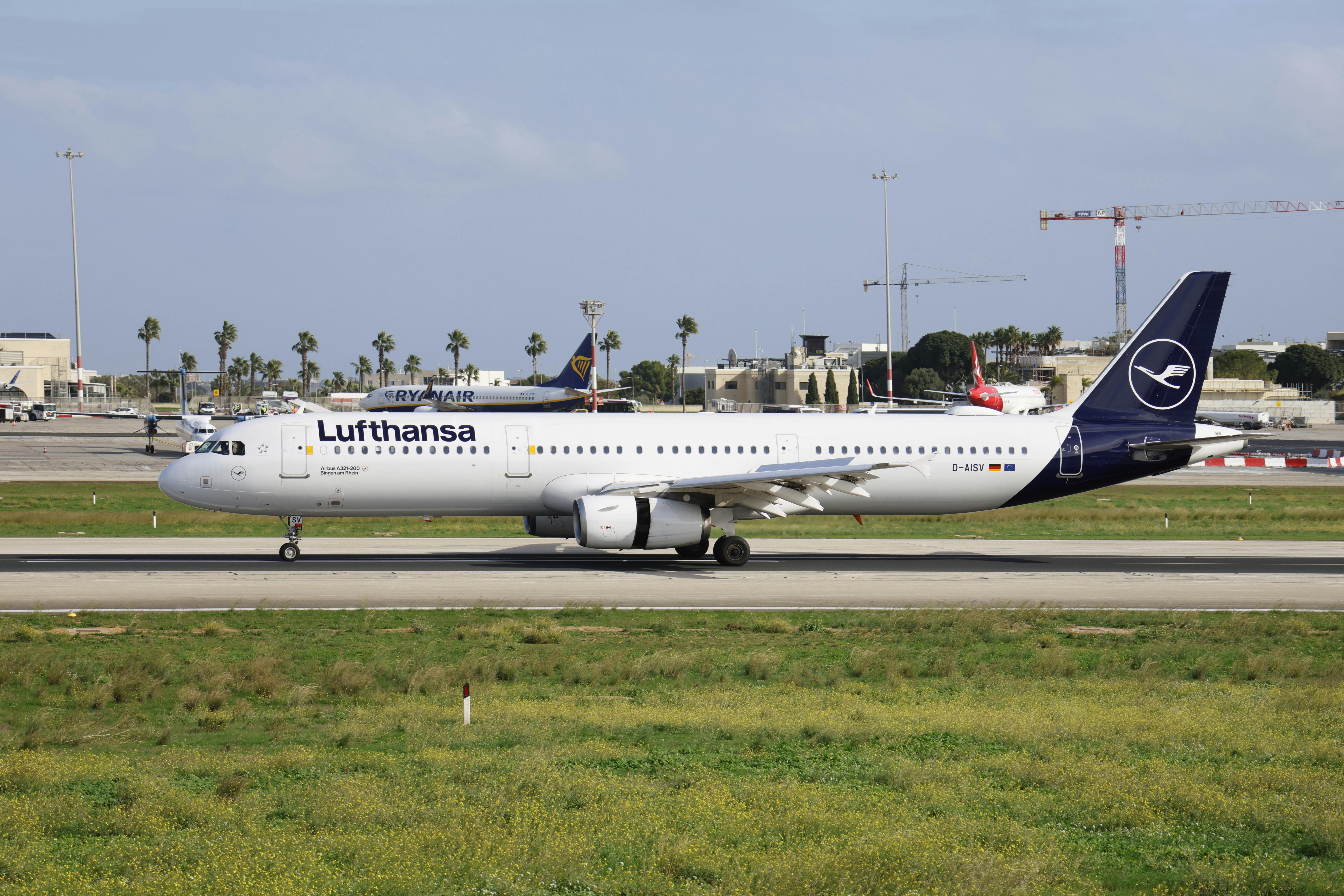 Lufthansa Reinforces Lifestyle Brand Positioning Through New City Guides — Photo by Andrew Cutajar on Pexels