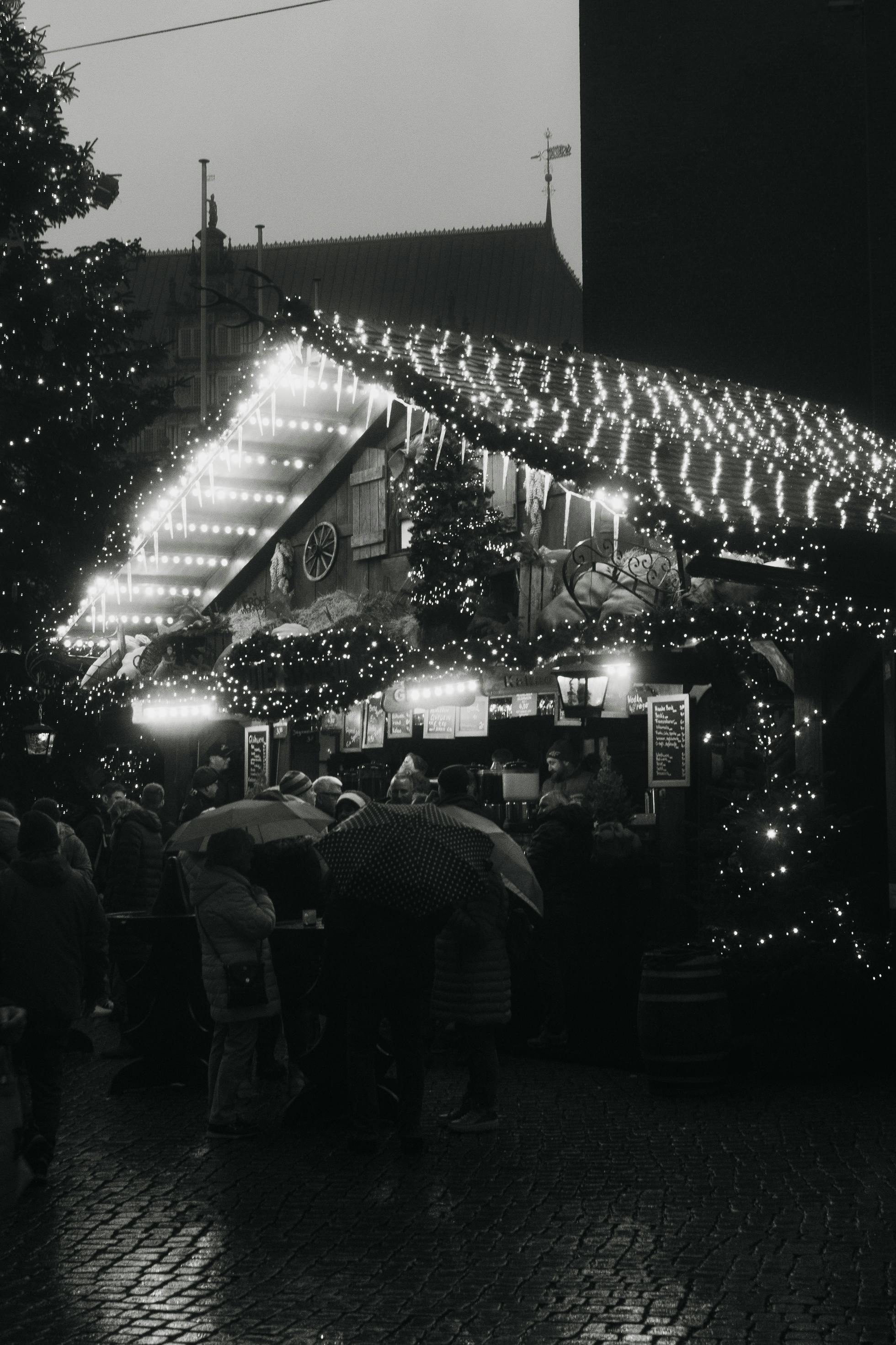 magical night at christmas market in bremen