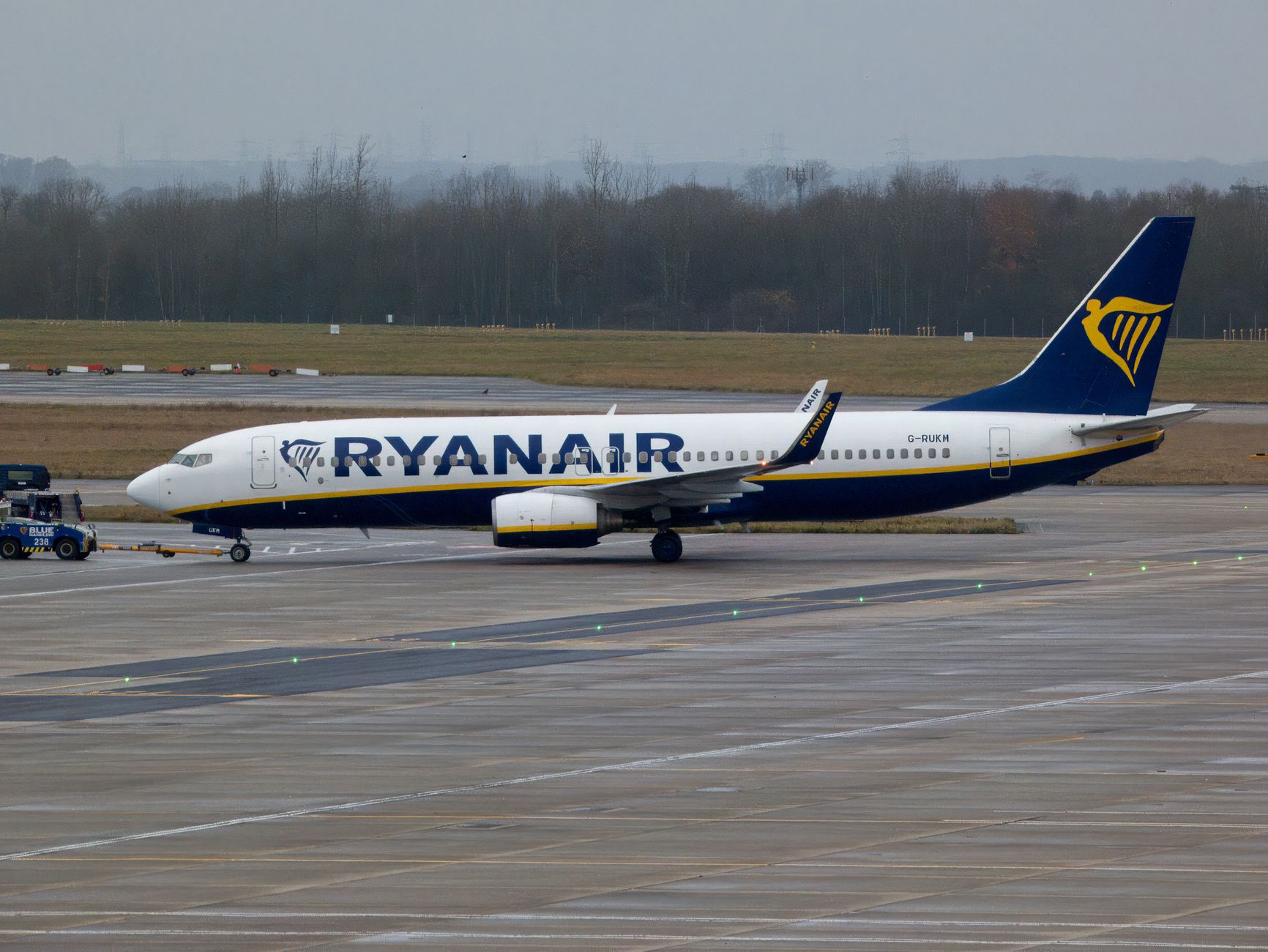 Gatwick Airport Water Supply Issue Impacts Operations, Passengers Affected
