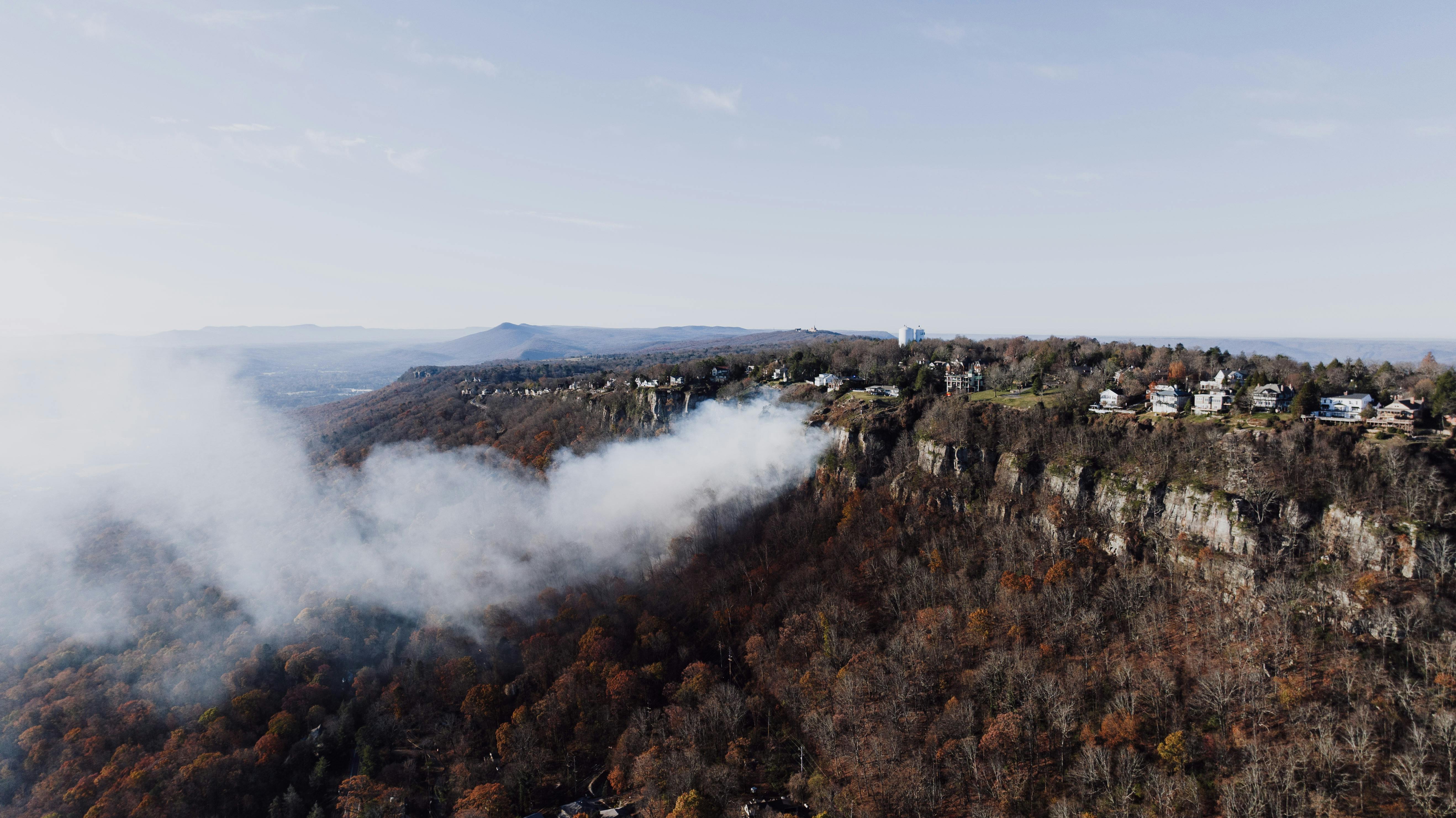 23 state AGs demand top ratings agencies explain ESG-driven downgrades - The Mountaineer — Photo by K on Pexels