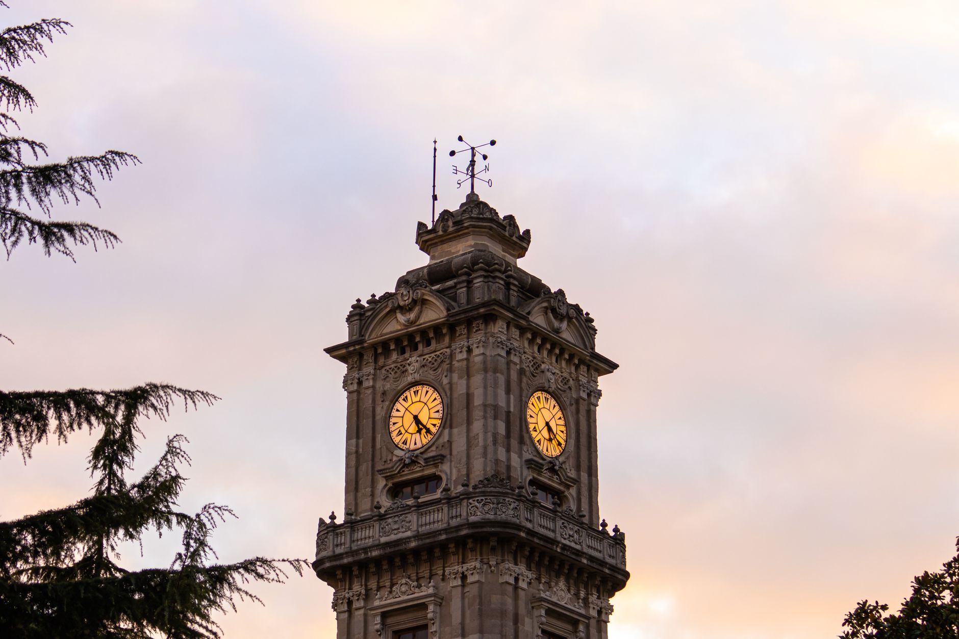 Beat Jet Lag with Melatonin Timing