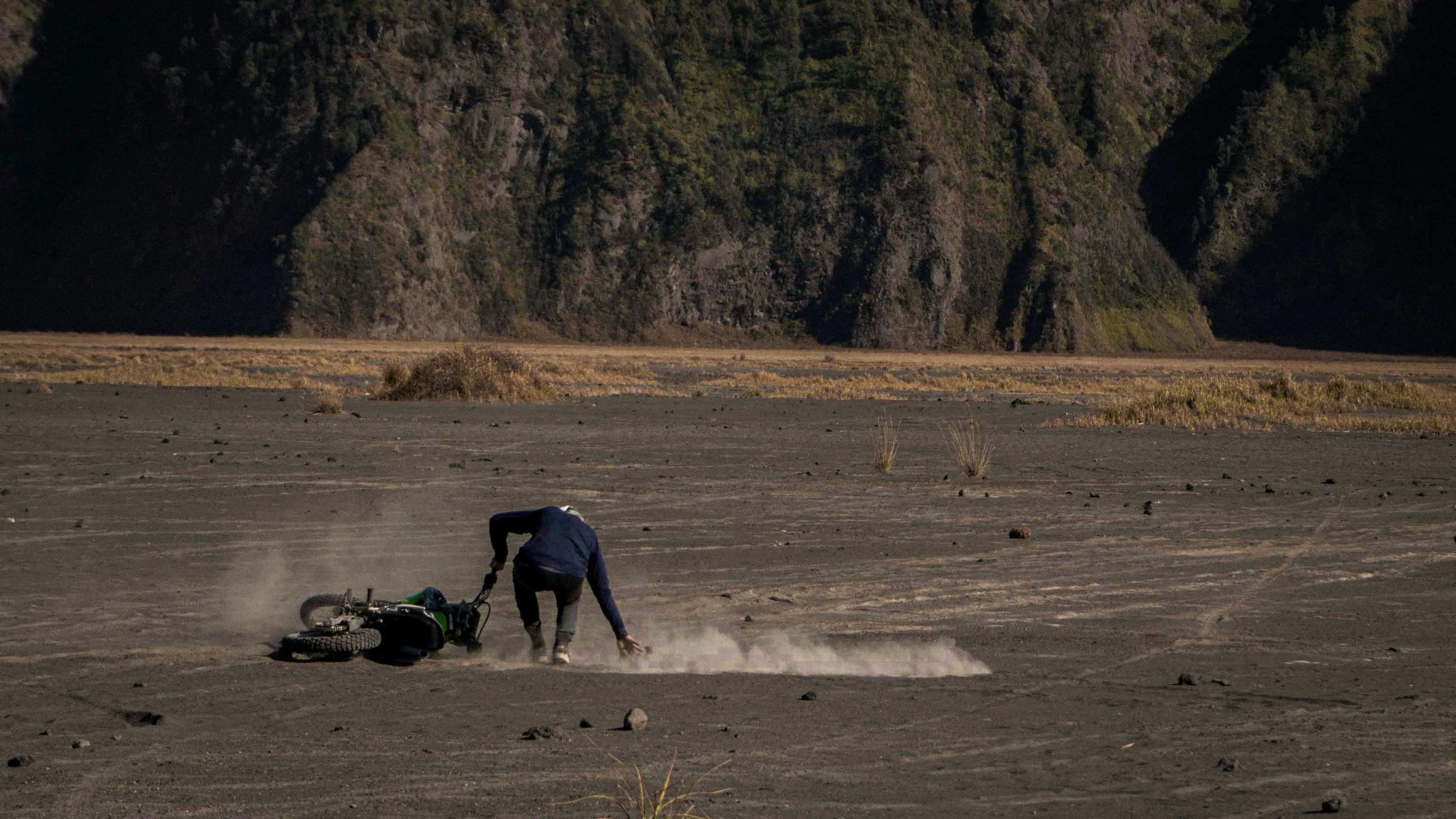 科技：內埔分局說明屏東科大學生機車自摔事件經過