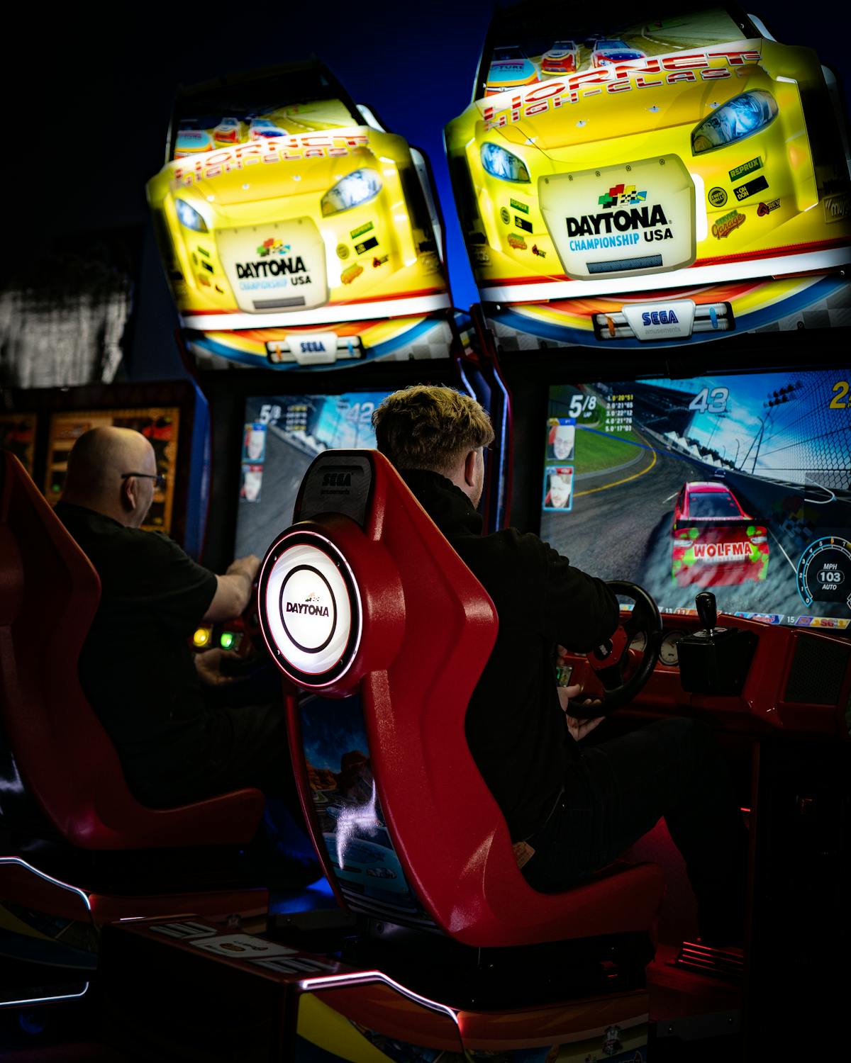 Exciting Arcade Racing Game Experience · Free Stock Photo