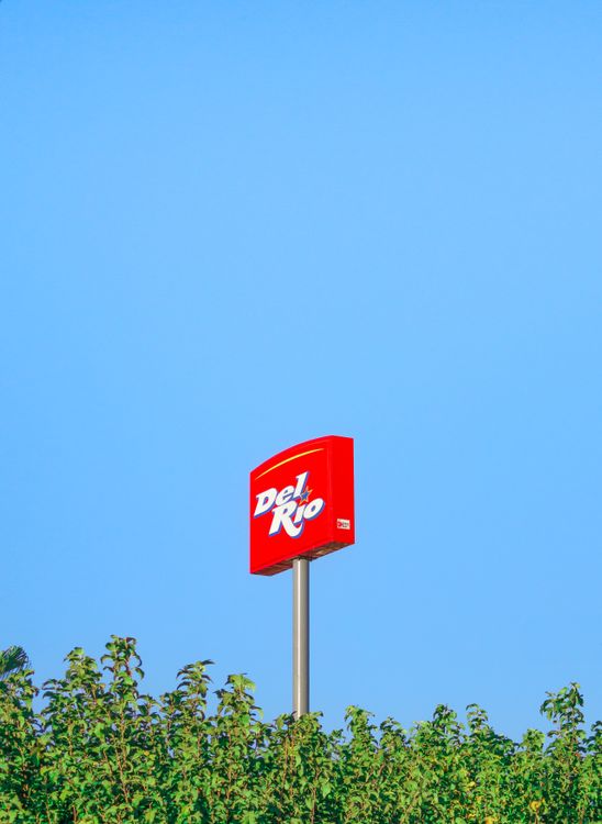 Del Rio Sign Del Rio Sign with Blue Sky Background in Mexico · Free Stock Photo