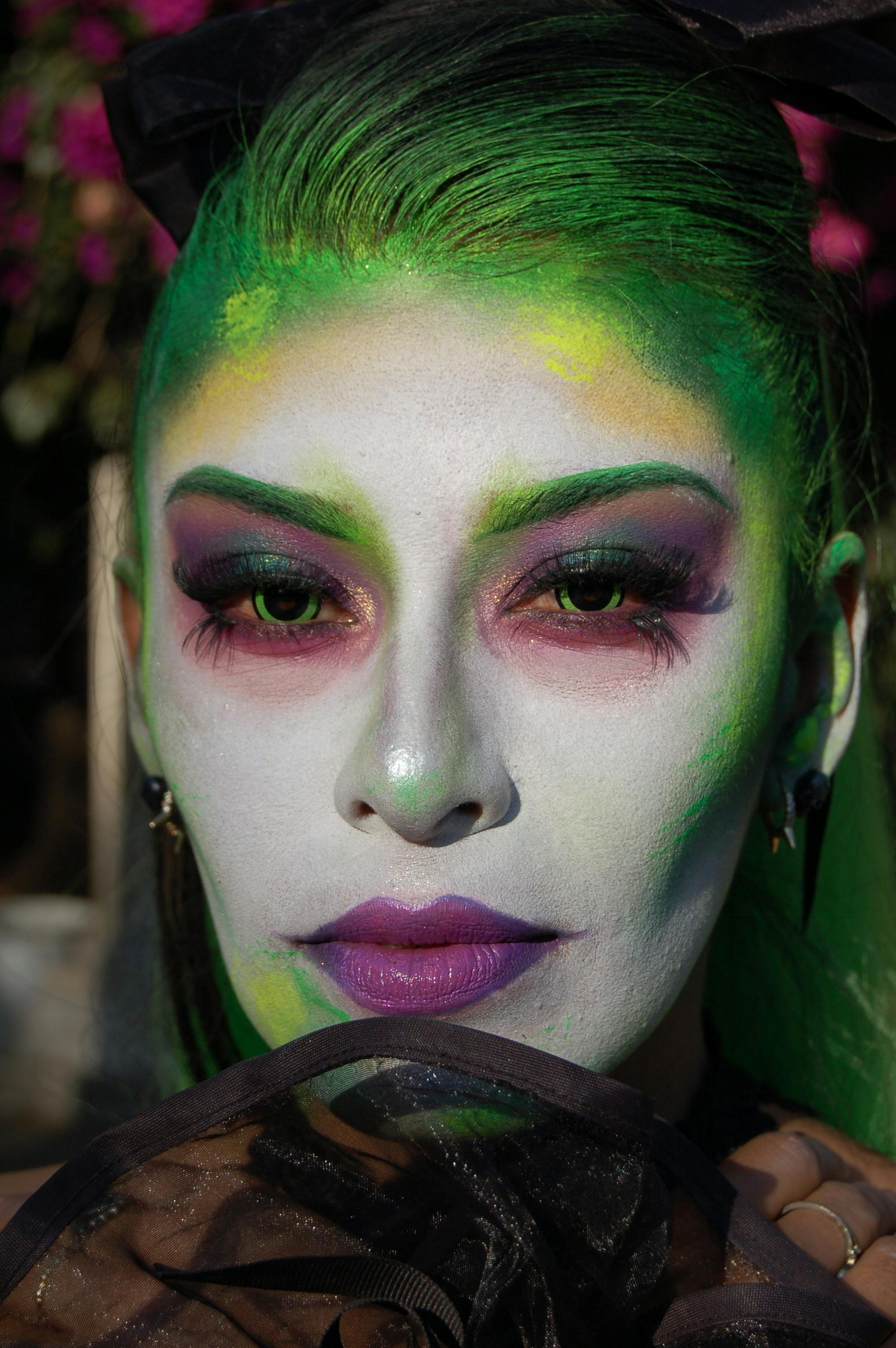 bezplatná Natáčení: Burton Christmas Personae: Beetlejuice Autocaracterization: @Zaret Makeupartist Organizace: @Anyajuarez @Colectivokaleidos #Israyosoy Spolupráce: @Pexels.Latam Alcaldía Mig... Základová fotografie