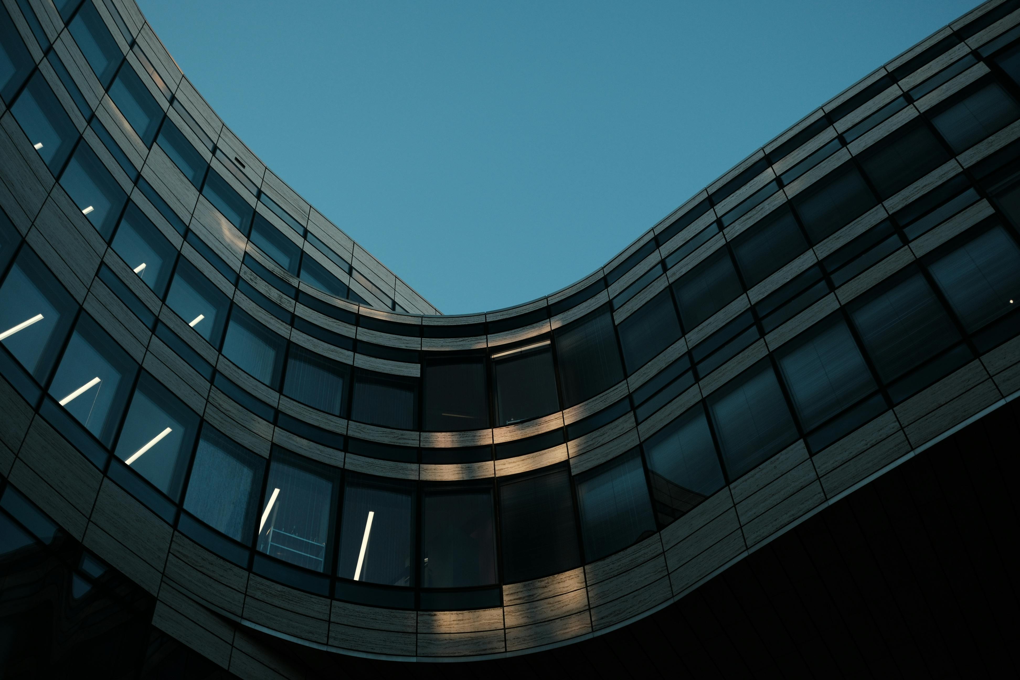 modern curved glass building in dusseldorf