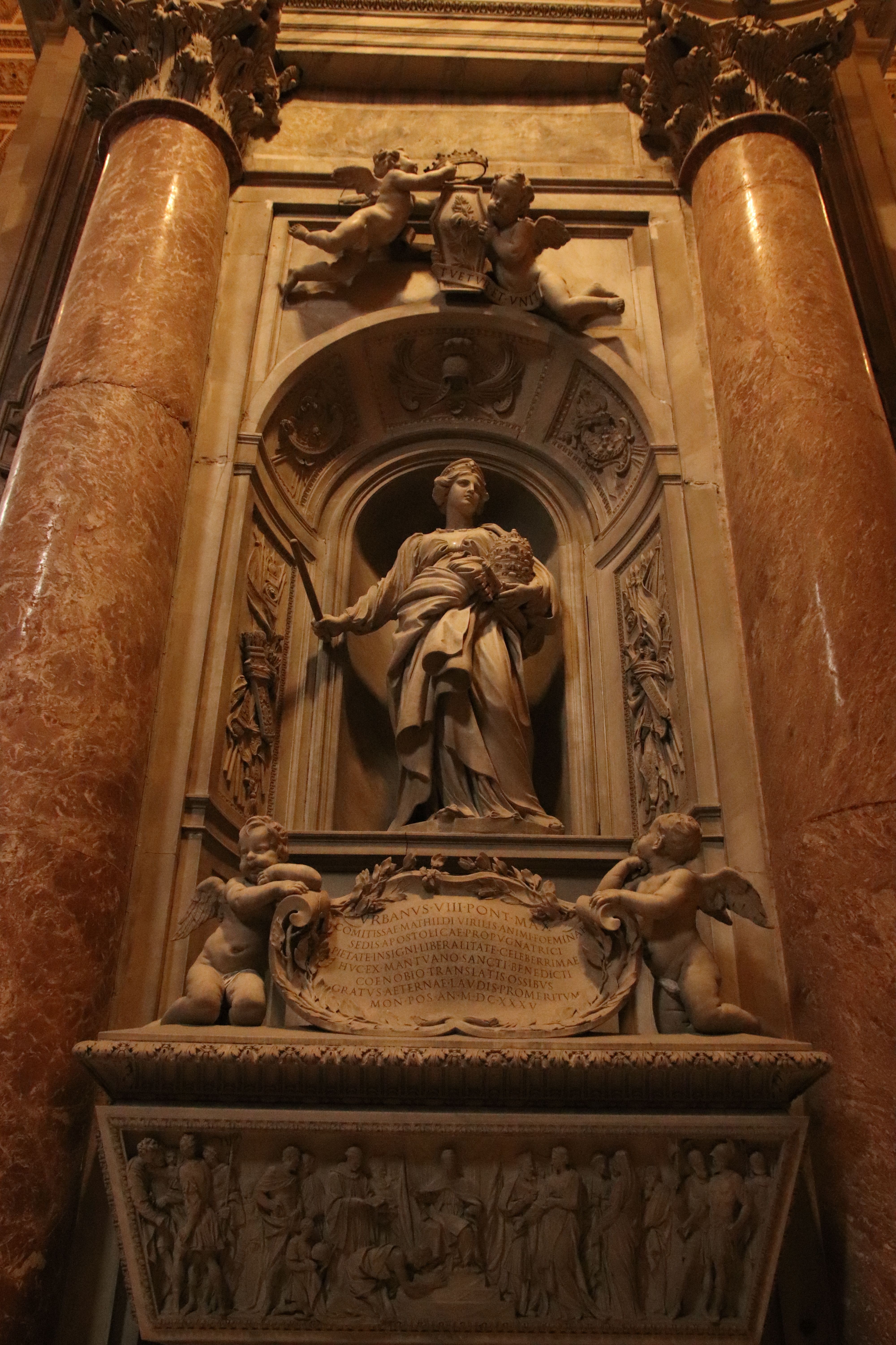 Renaissance Sculpture in St. Peter's Basilica · Free Stock Photo