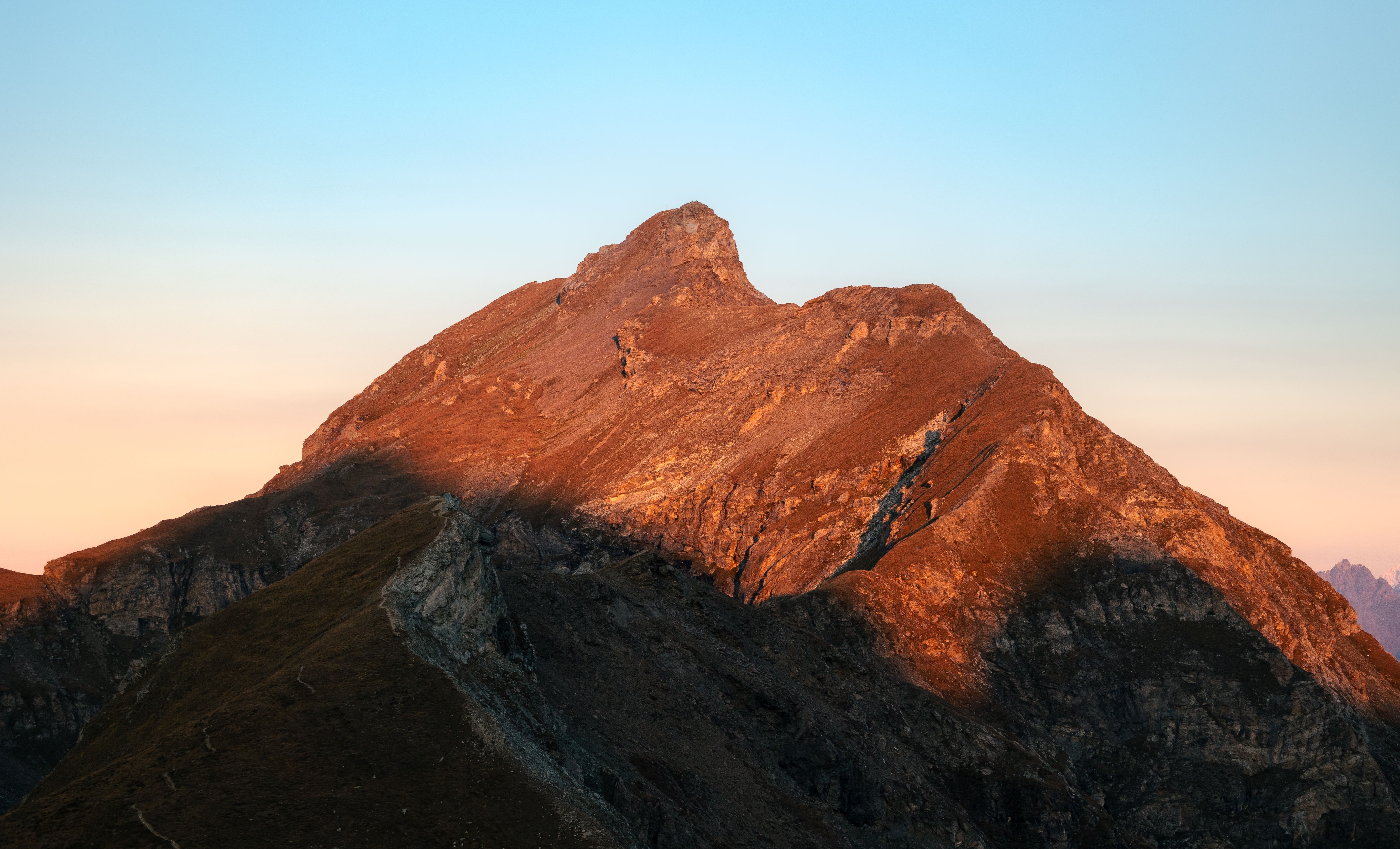 Stunning Sunset over Aosta Valley Peaks · Free Stock Photo