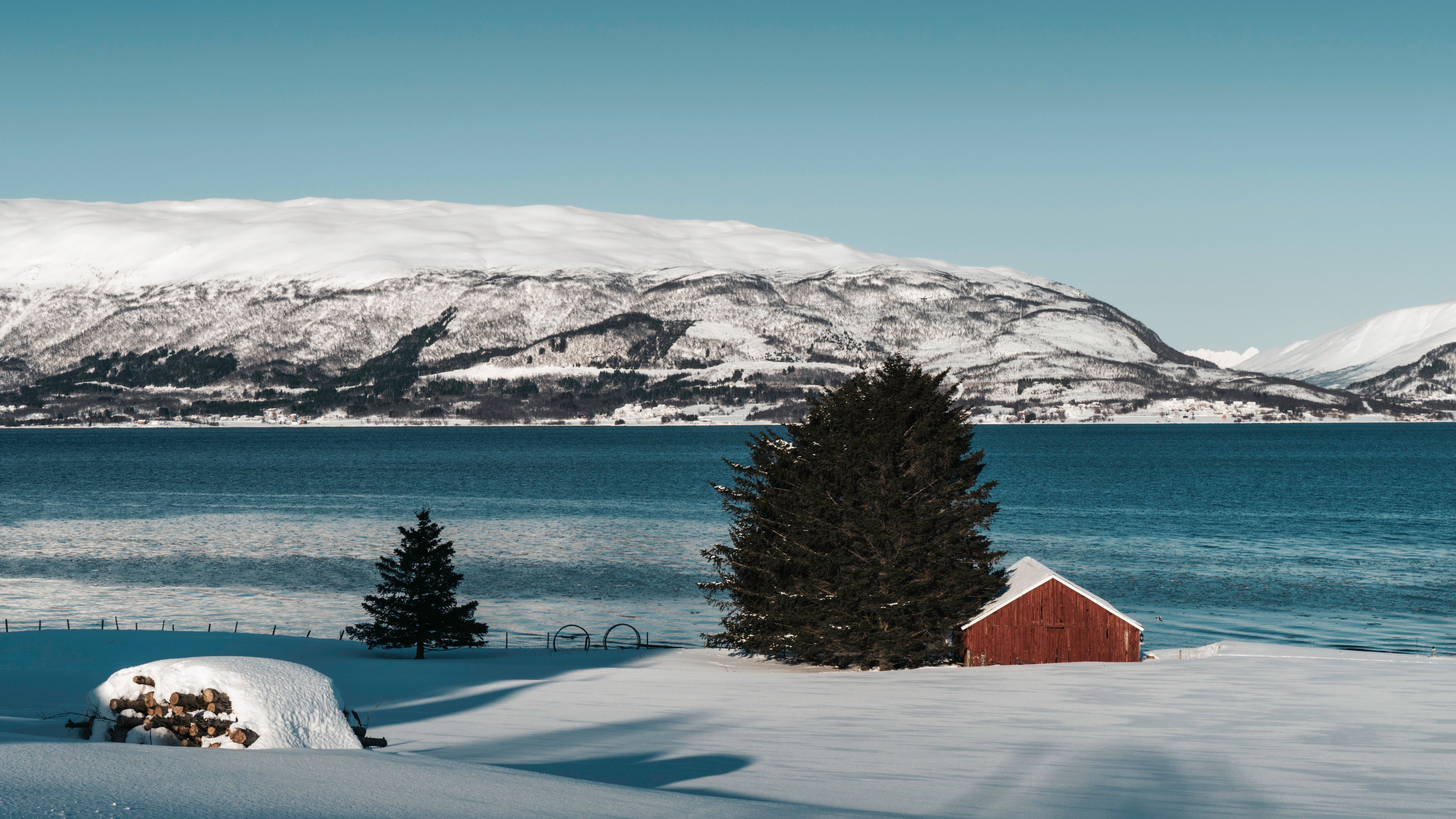 Scenic Winter Landscape with Snowy Mountains · Free Stock Photo