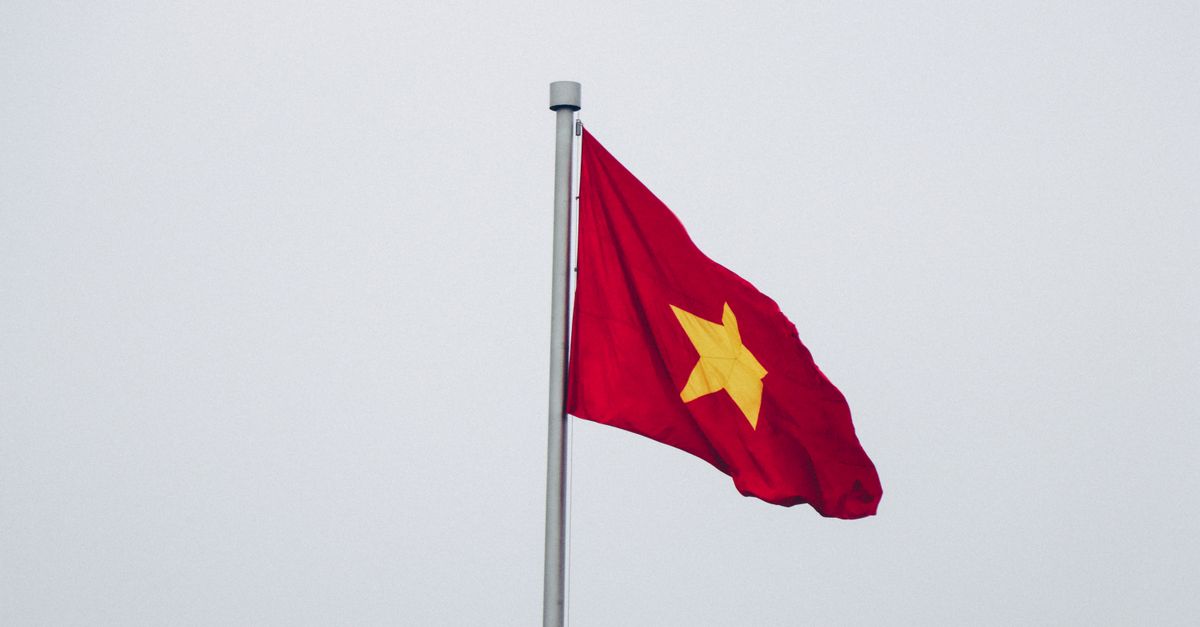 Drapeaux Rouge Croix Blanche : Guide Complet Pays