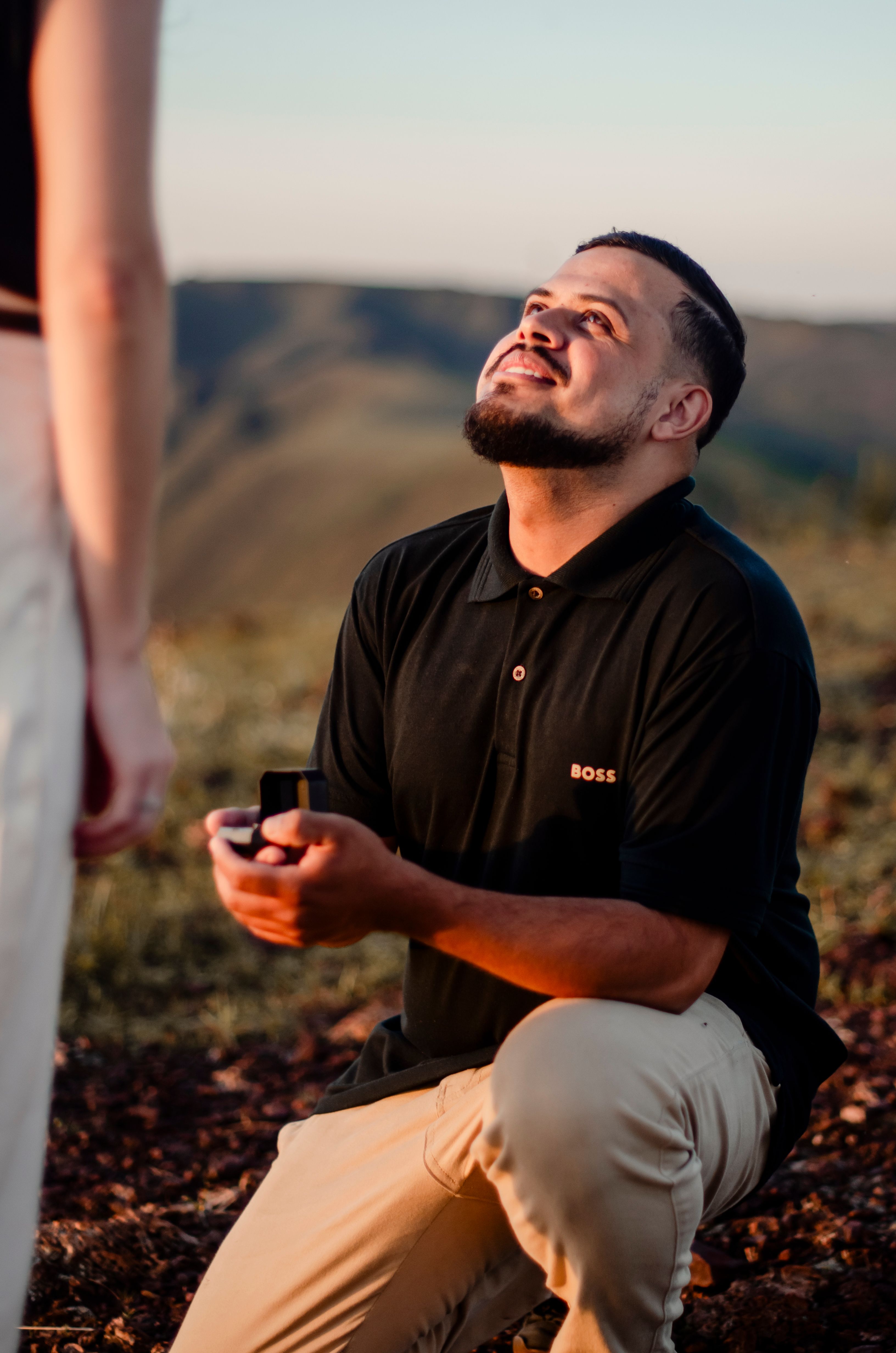 Online dating: starting a conversation on a niche platform