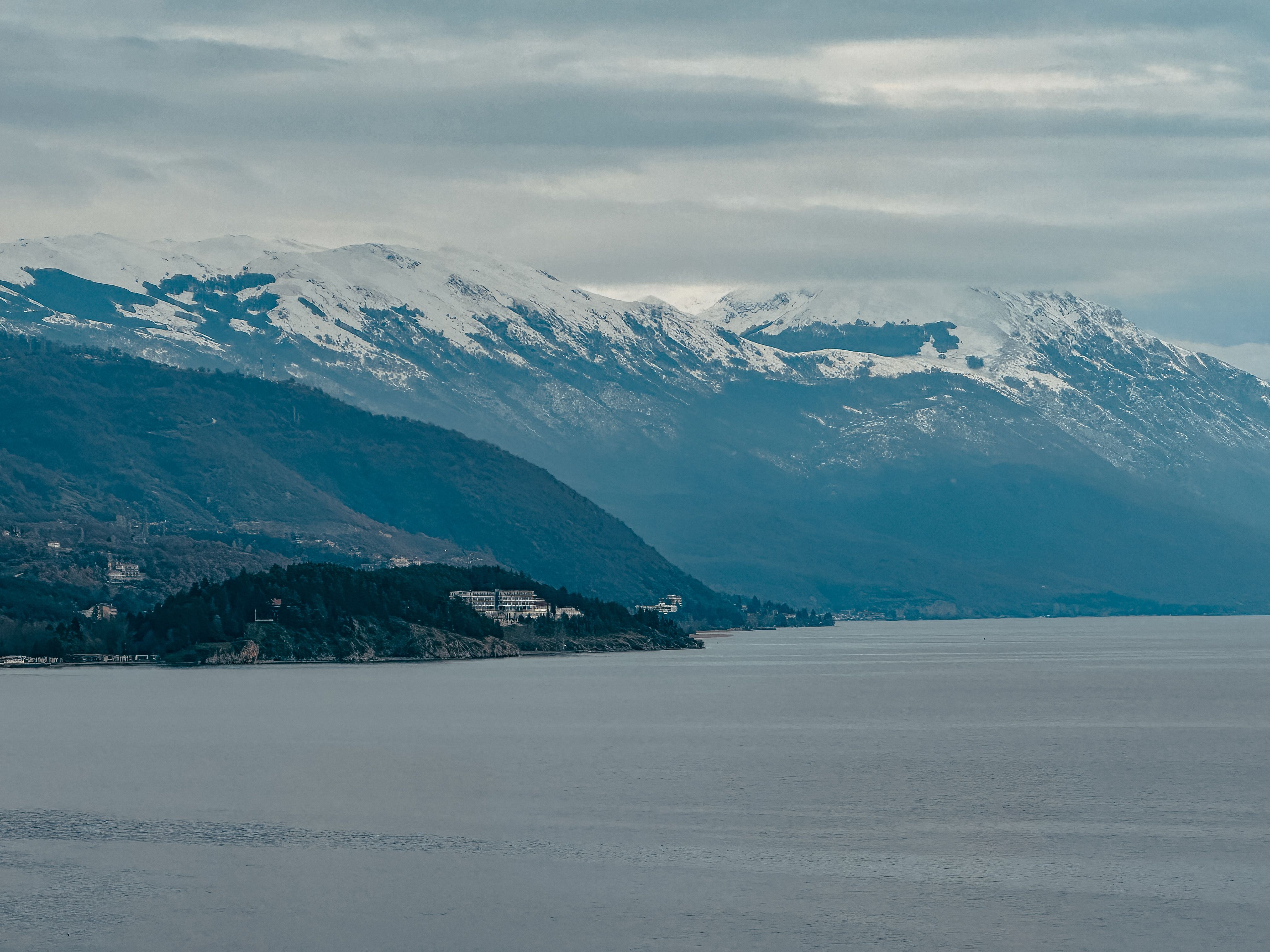 Serene Winter Mountain Landscape with Snowy Peaks · Free Stock Photo