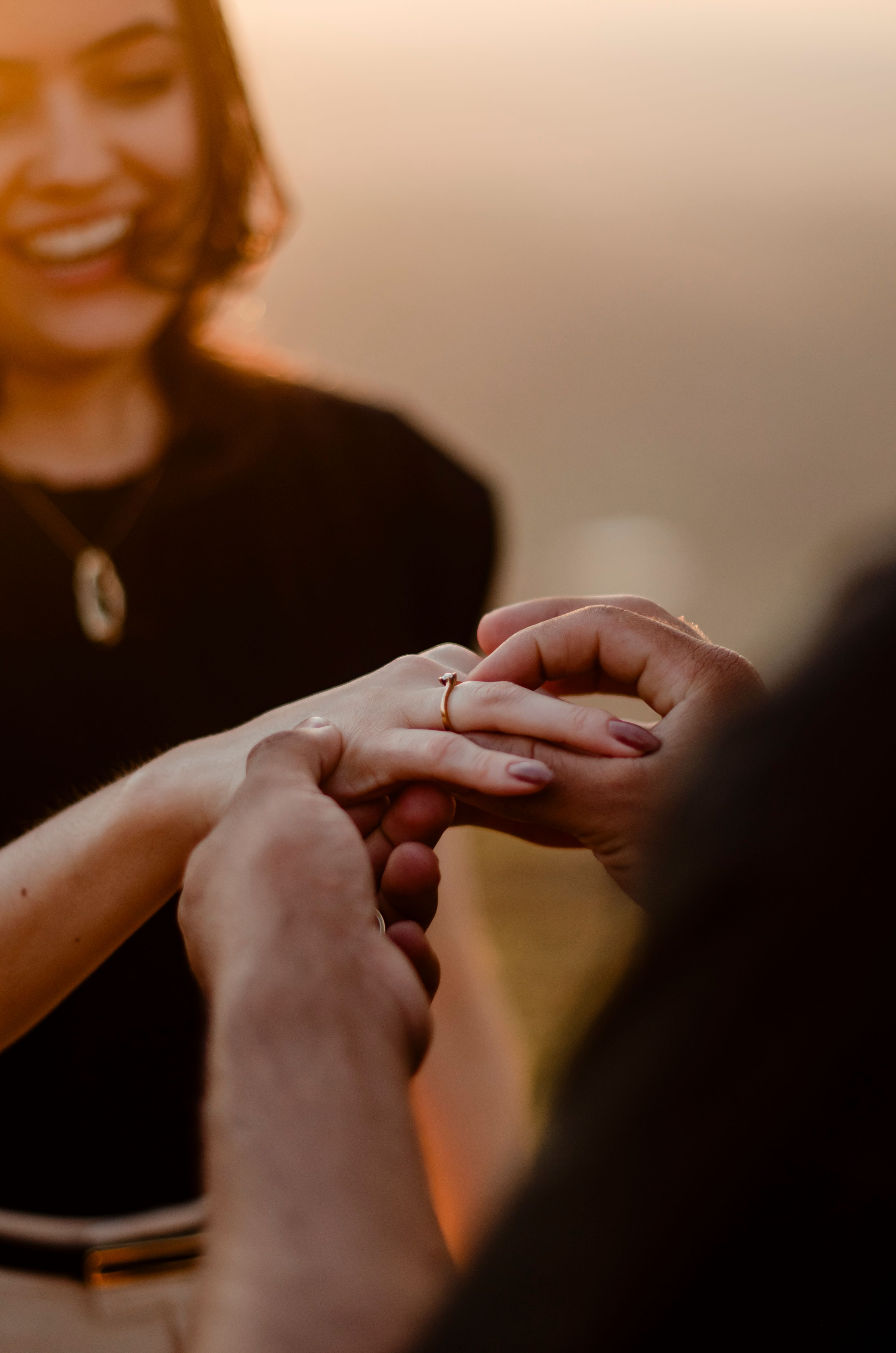 Online dating: starting a&nbsp;conversation on a&nbsp;niche platform