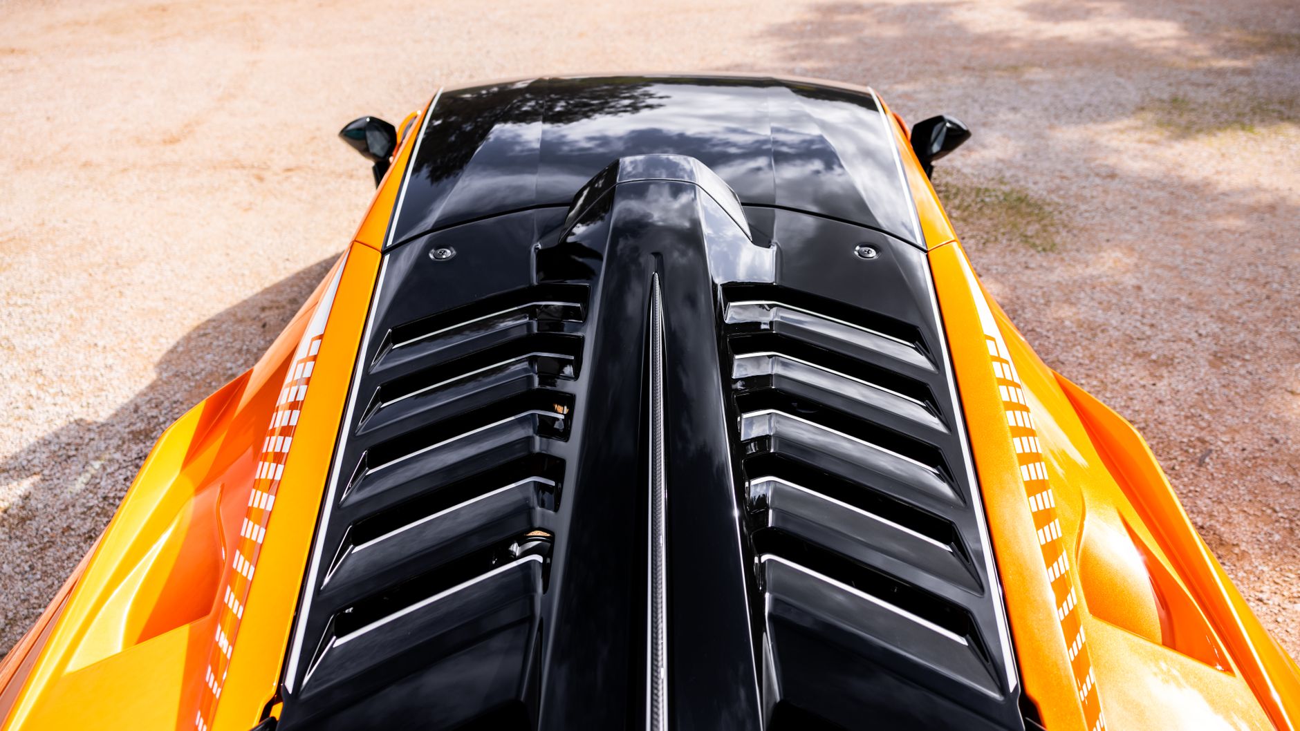 Elegante Automobil-Aufnahme mit Orange & Lamborghini