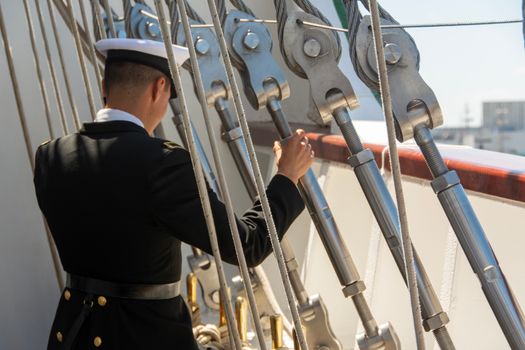A Sailor Jumped From the U.S.S. Lincoln. The Navy Punished Him.