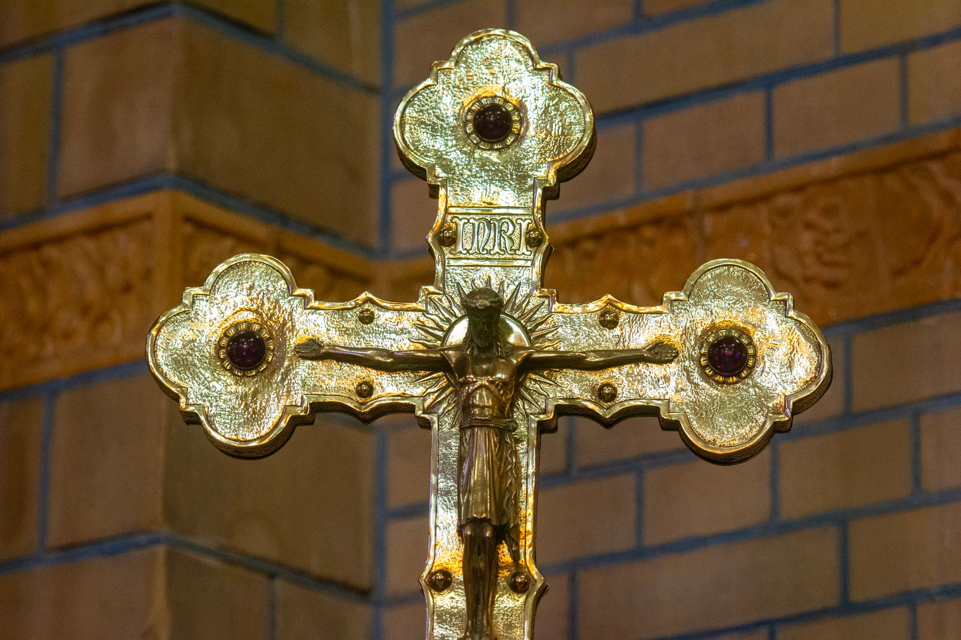 Investigator Stole Gold Crucifix Off Dead Mans Neck: LA County DA
