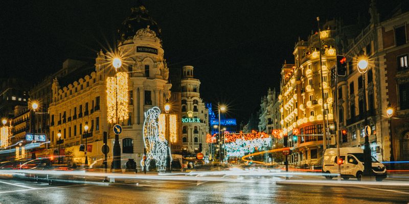 La Gran Vía de Madrid con las luces de Navidad