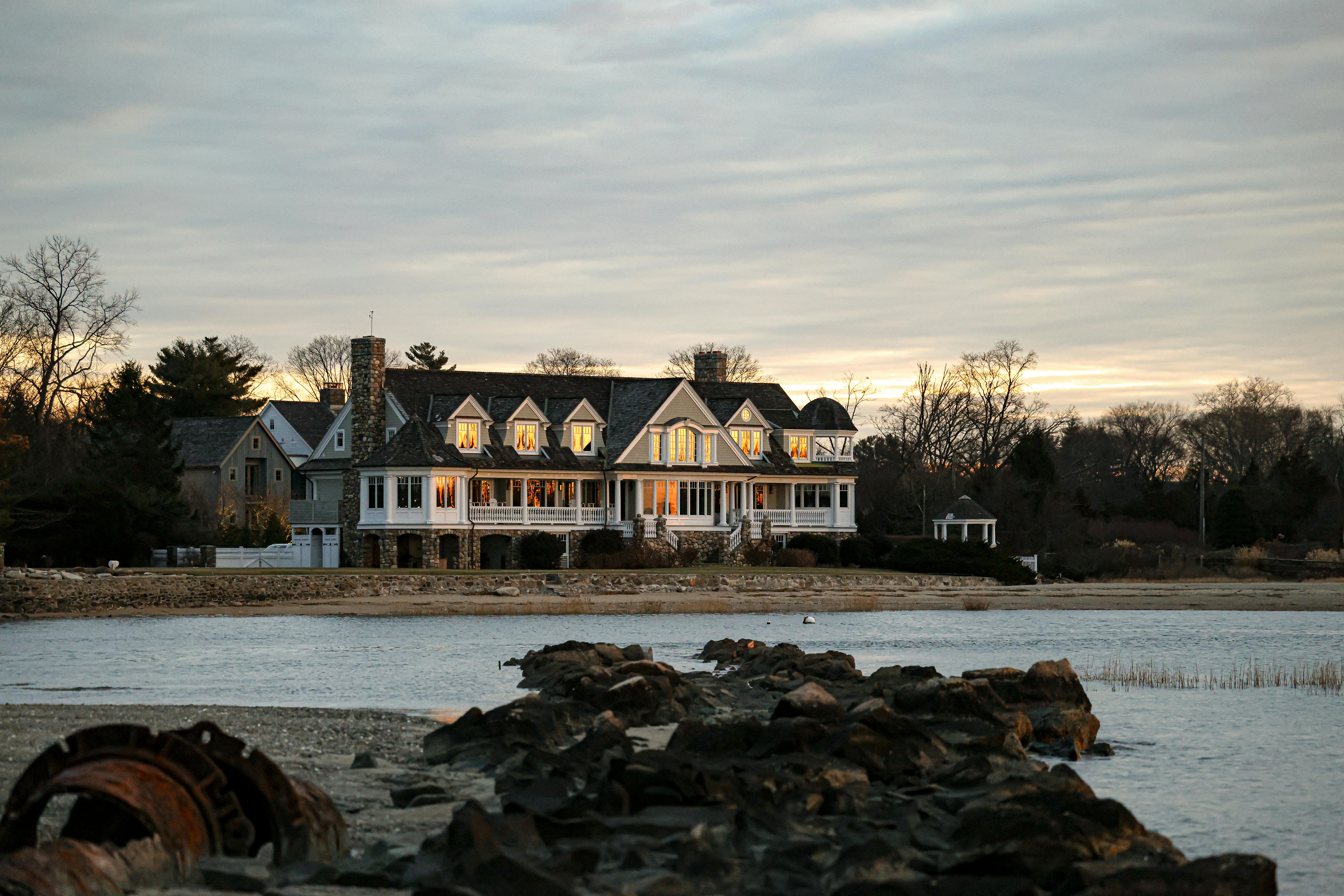 Rhode Island Using State Deposits to Help First-Time Home Buyers Get 3.99% Mortgage Rates — Photo by David Kanigan on Pexels