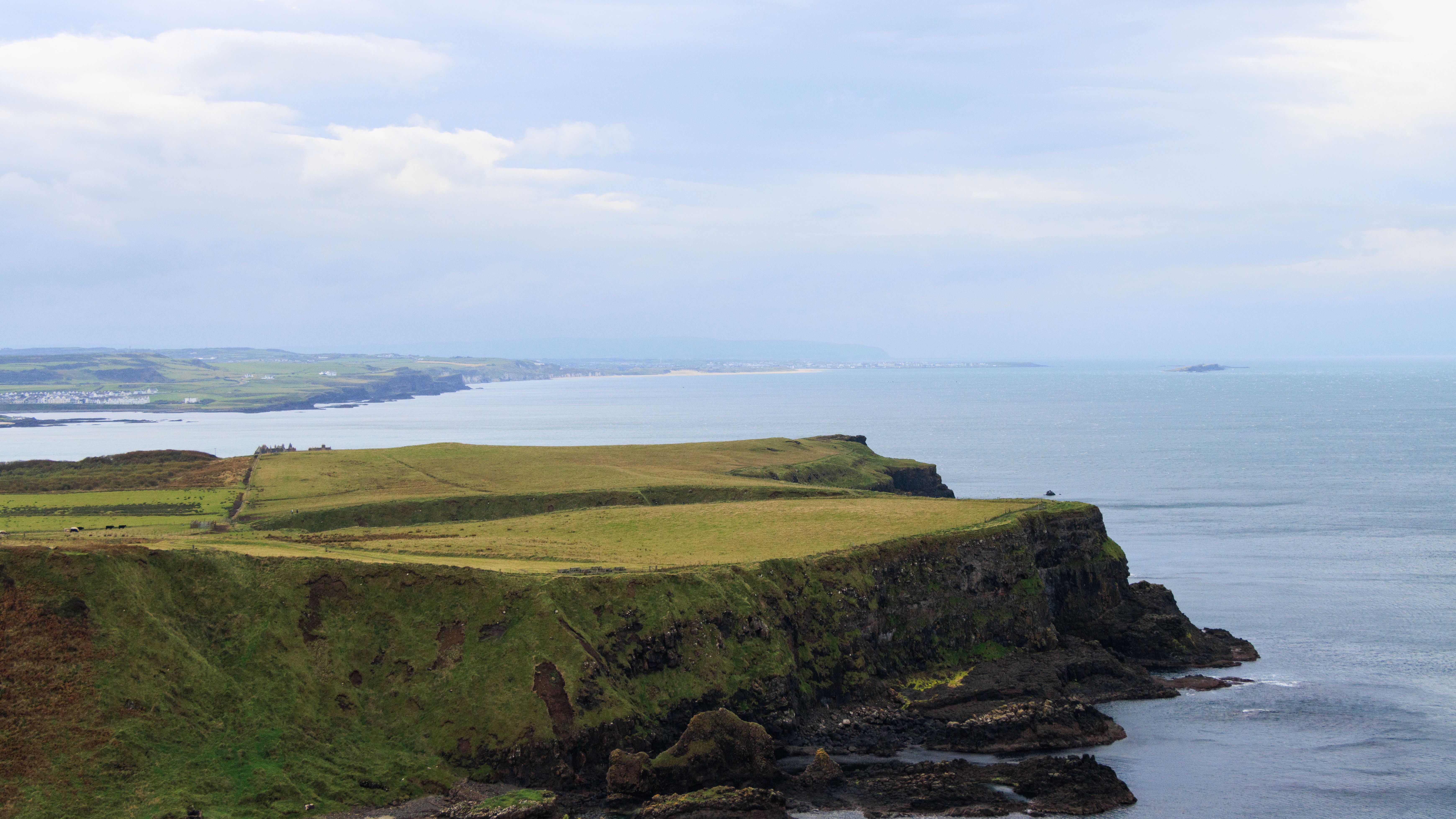 Scenic Cliffs Overlooking the Ocean in Northern Ireland · Free Stock Photo