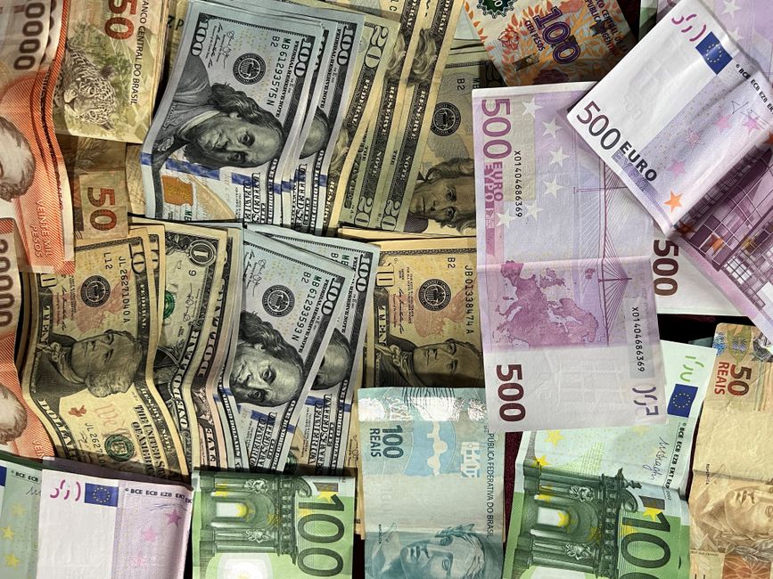 full|currency exchange