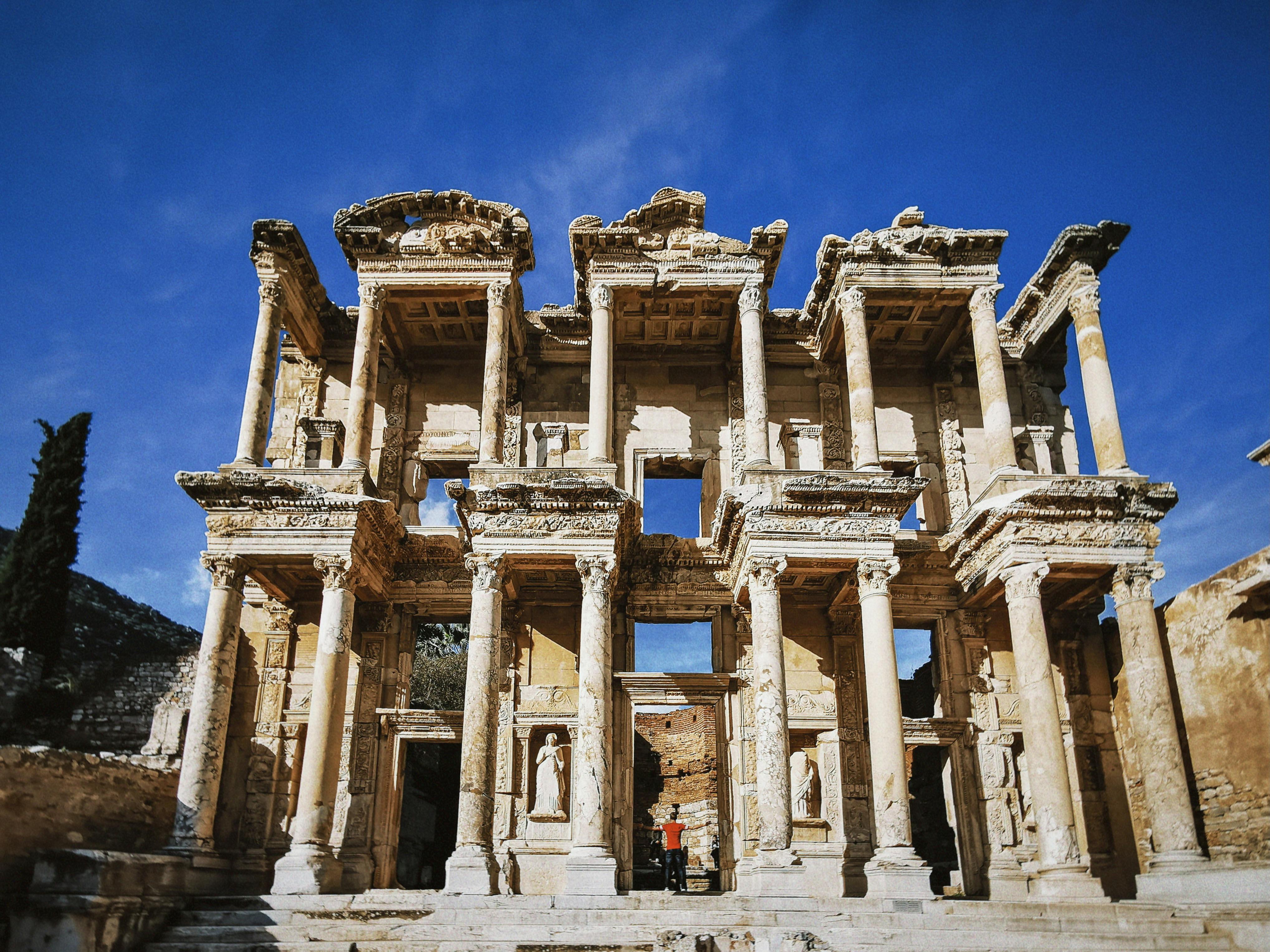 Building in Ancient Ruins · Free Stock Photo