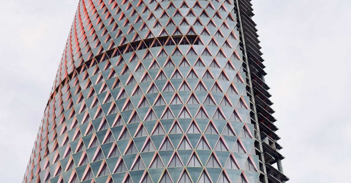 Modern Skyscraper with Unique Facade Design · Free Stock Photo