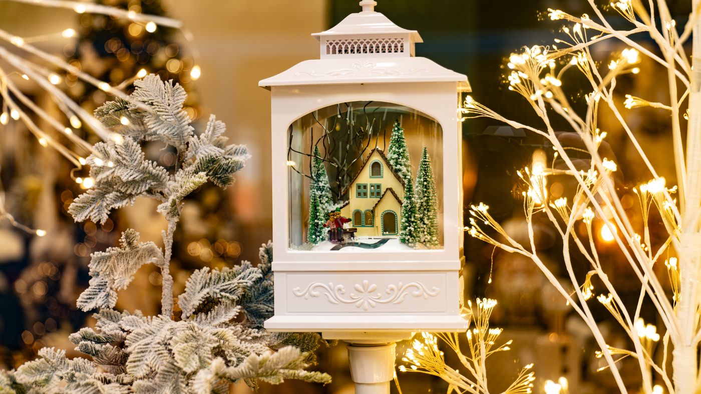Inflatable Christmas Decorations to Light Up Your Lawn and Roof