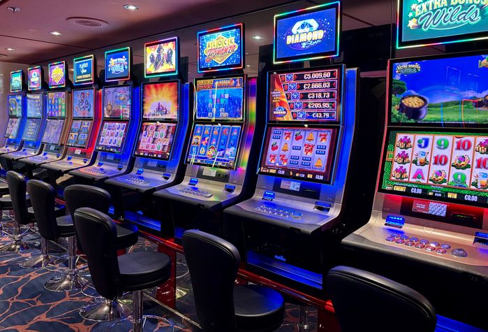 Online Casino: Spielautomaten und Live-Spiele im Überblick