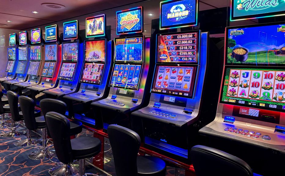 Online Casino: Spielautomaten und Live-Spiele im Überblick