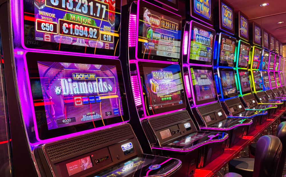 Online Casino: Spielautomaten und Live-Spiele im Überblick