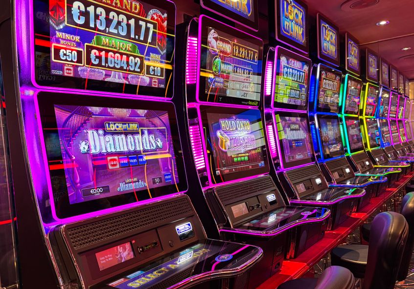 Online Casino: Spielautomaten und Live-Spiele im Überblick
