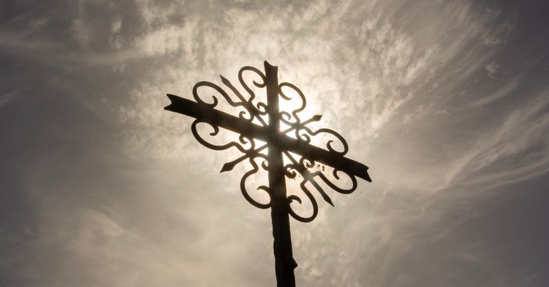 Croix Lorraine : Histoire et symbolisme